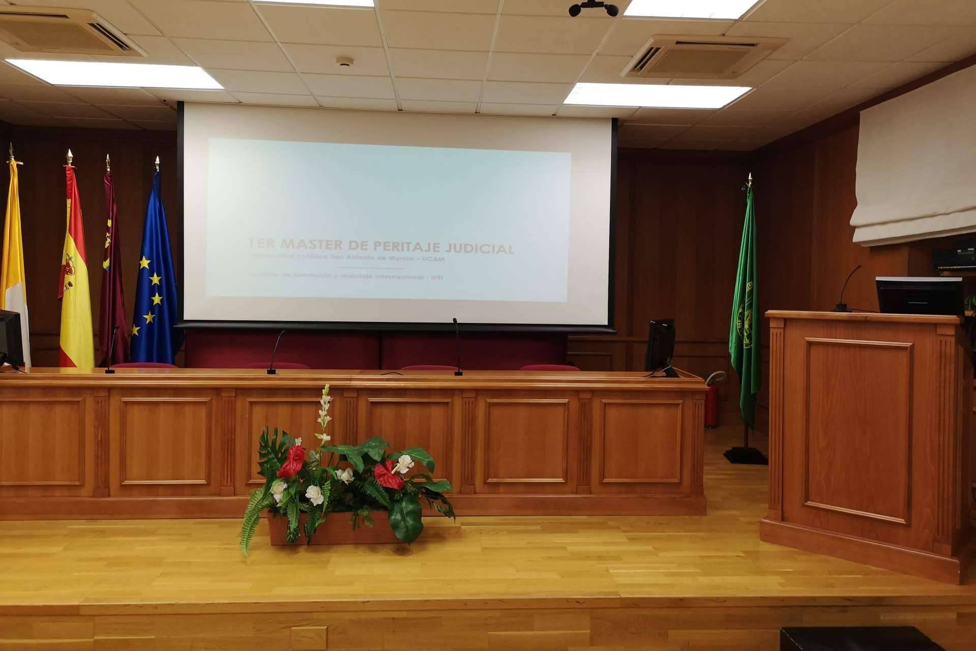 Centro de formación online de cursos de peritaje judicial, con el IFRI