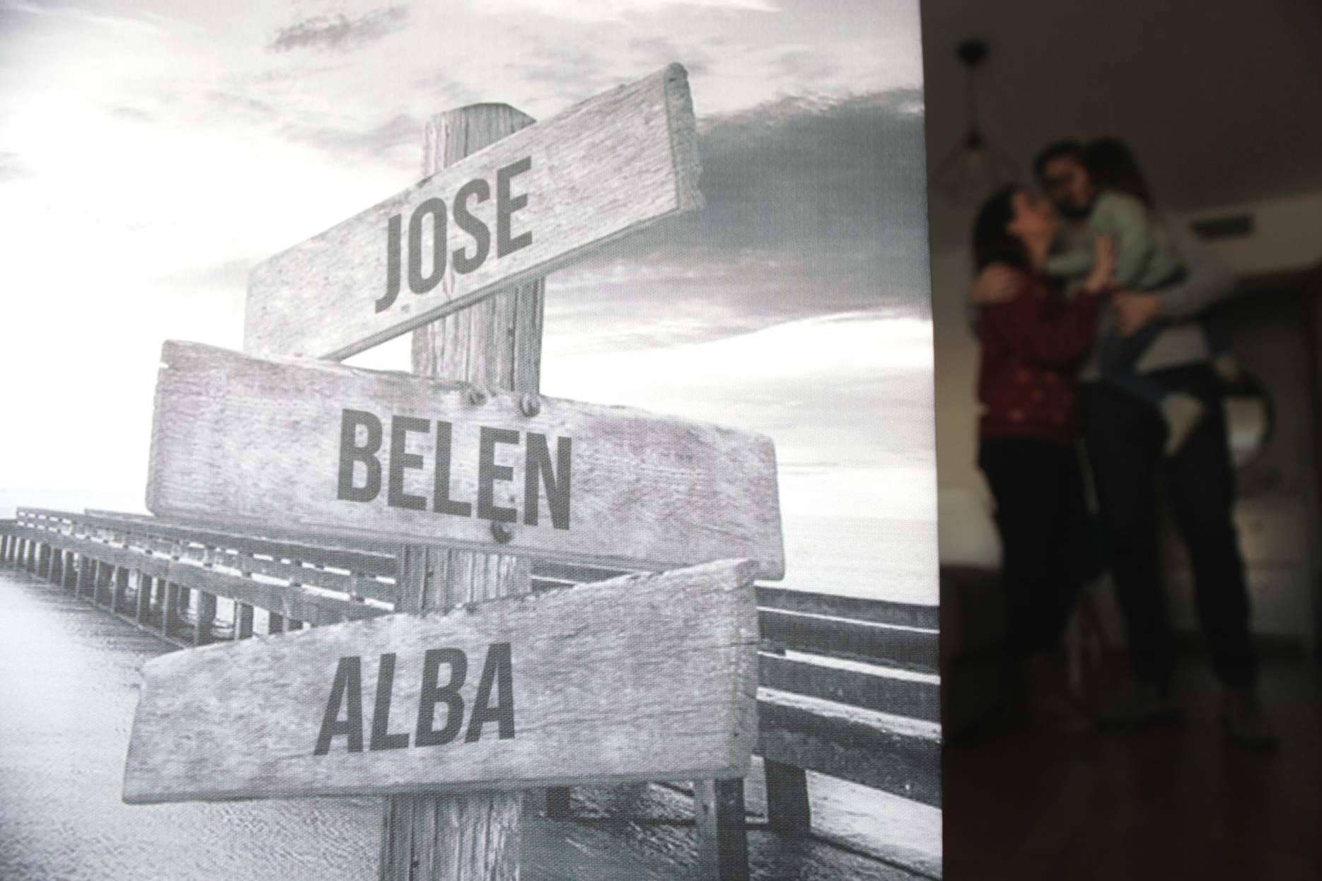 Los lienzos personalizados artesanales de VeAlma convierten cualquier piso en un hogar