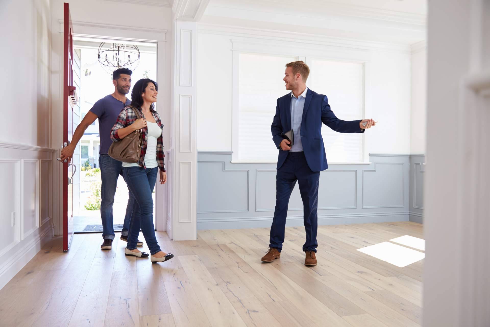 Para seleccionar a más de 500 agentes inmobiliarios, Inmohunter lanza 50 ofertas de empleo en España