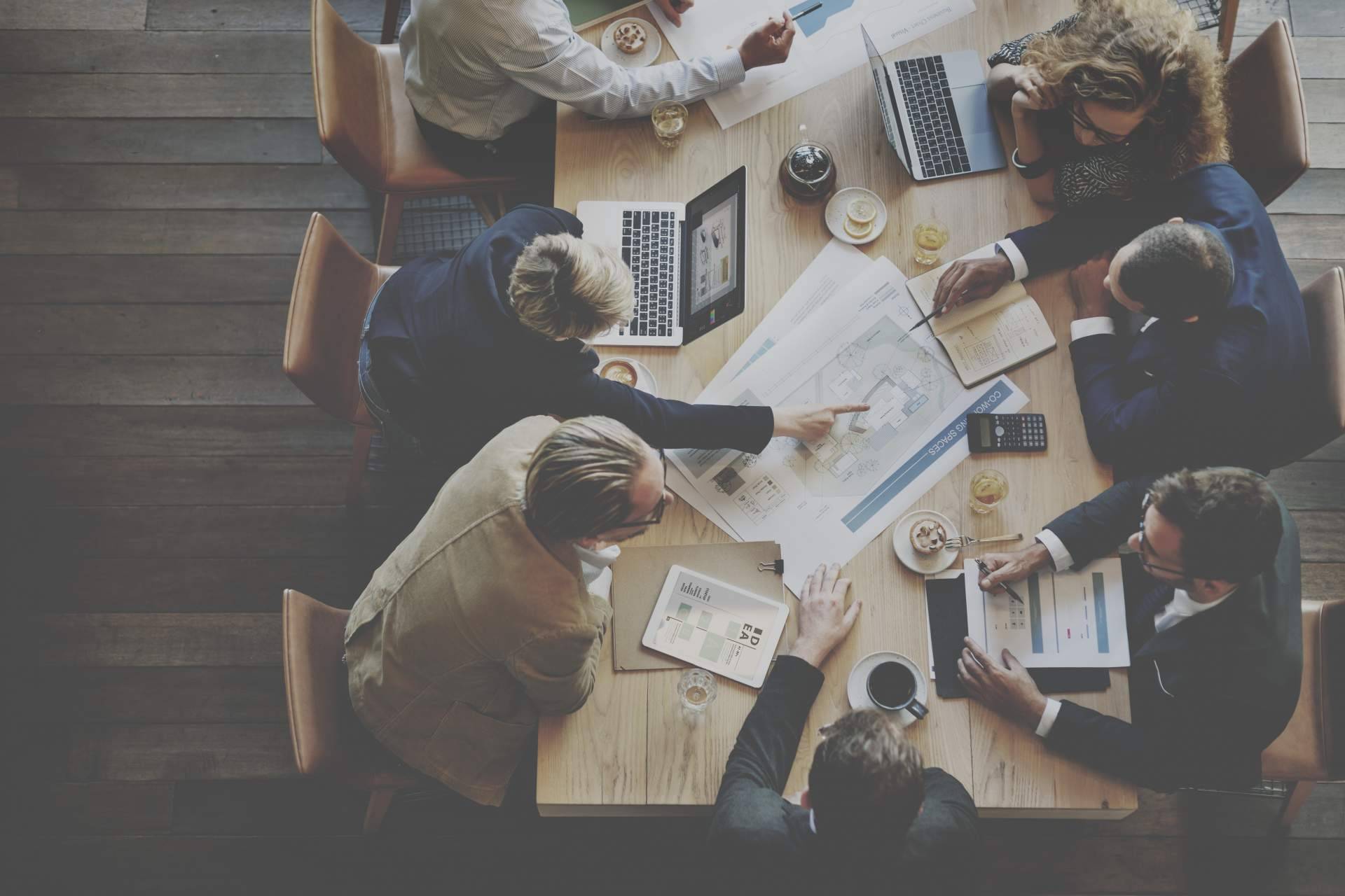 ¿Cuáles son los beneficios de usar el CRM y gestor de proyectos Daylite para la gestión empresarial?