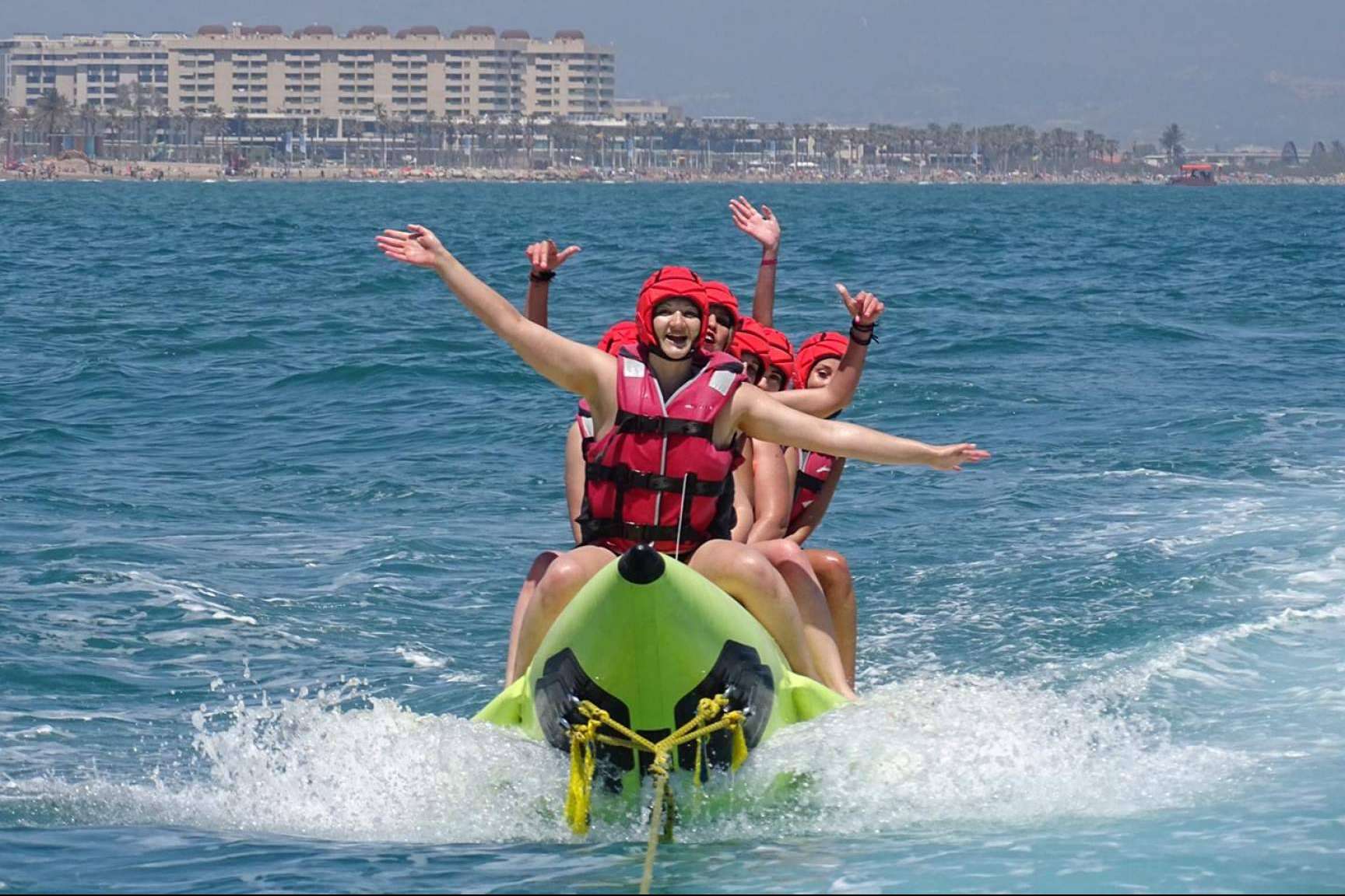 Rentjetskivalencia.com, disfrutar de la banana boat en Valencia