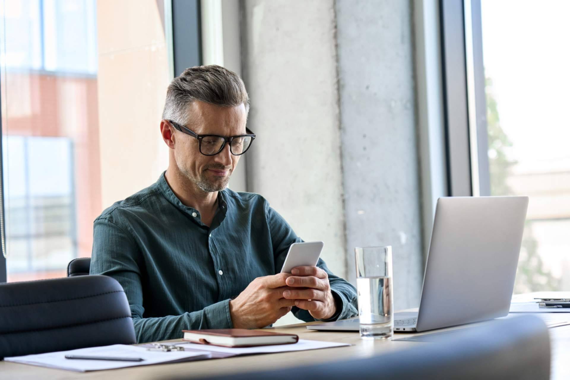Desarrollo de aplicaciones móviles personalizadas con AKX Development