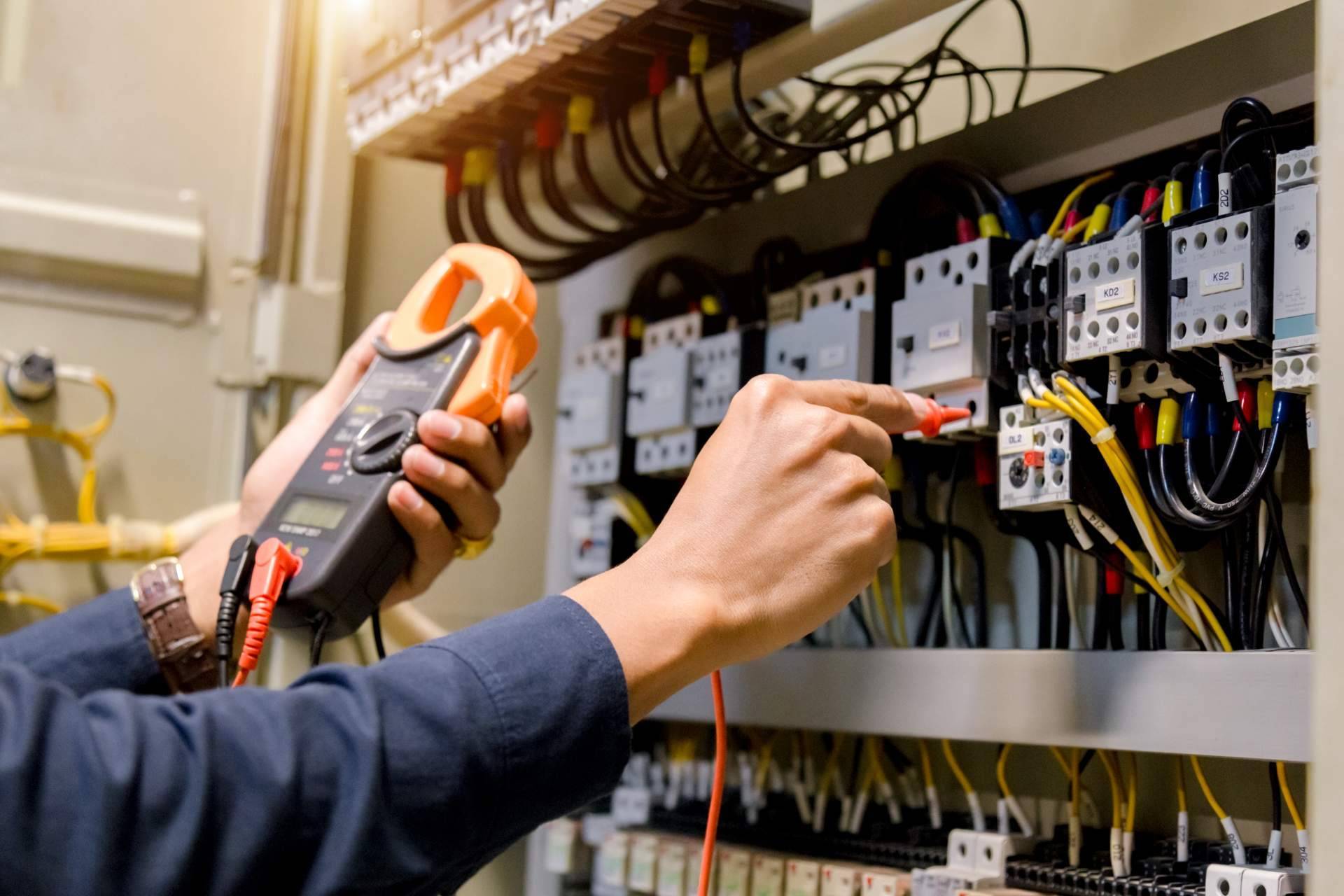 ¿Por qué invertir en una compañía de material eléctrico? OLVAL