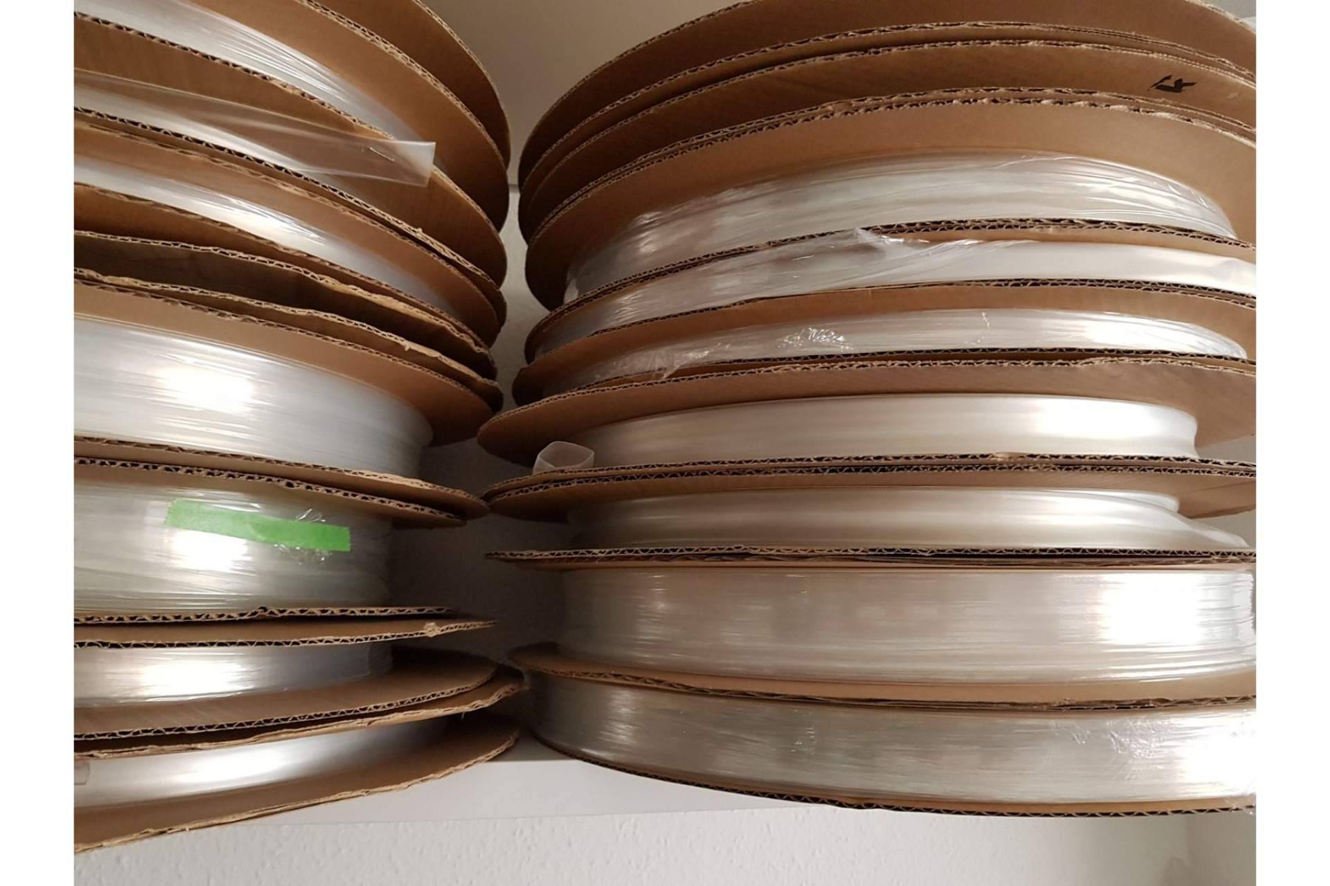 Tubo termorretráctil de plástico para aislar y proteger pletinas, por la empresa especialista Tubo Termoretractil