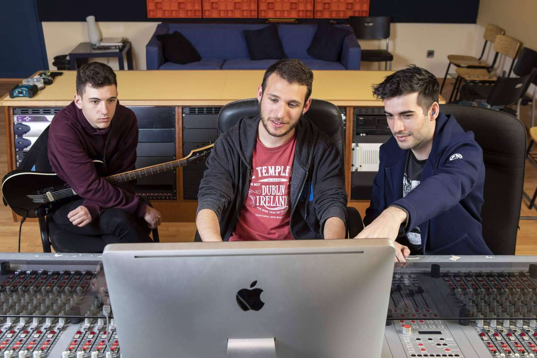 Cada vez más estudiantes eligen cursar estudios superiores de producción musical