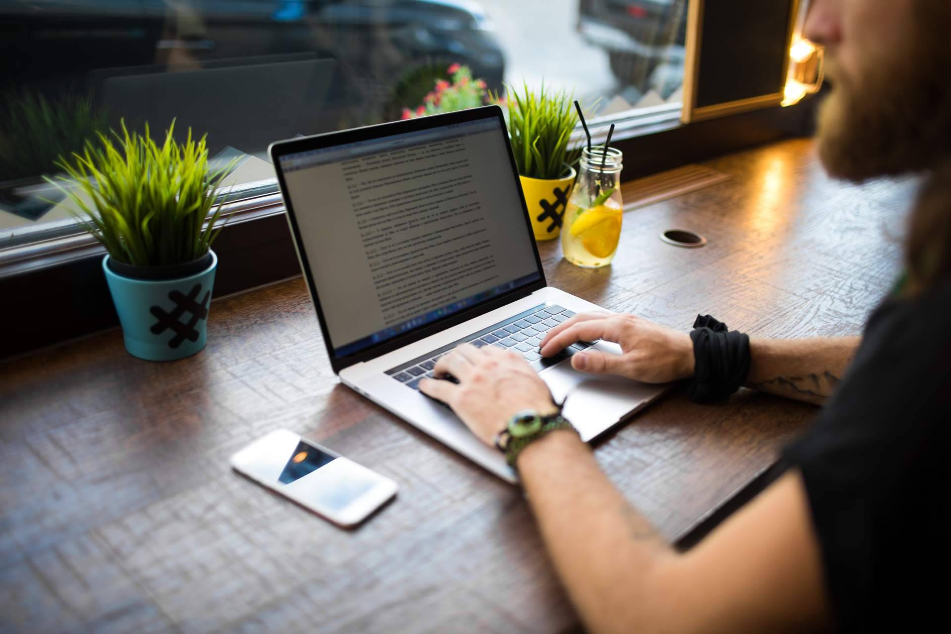 Herramientas que todo redactor debe conocer para crear contenido