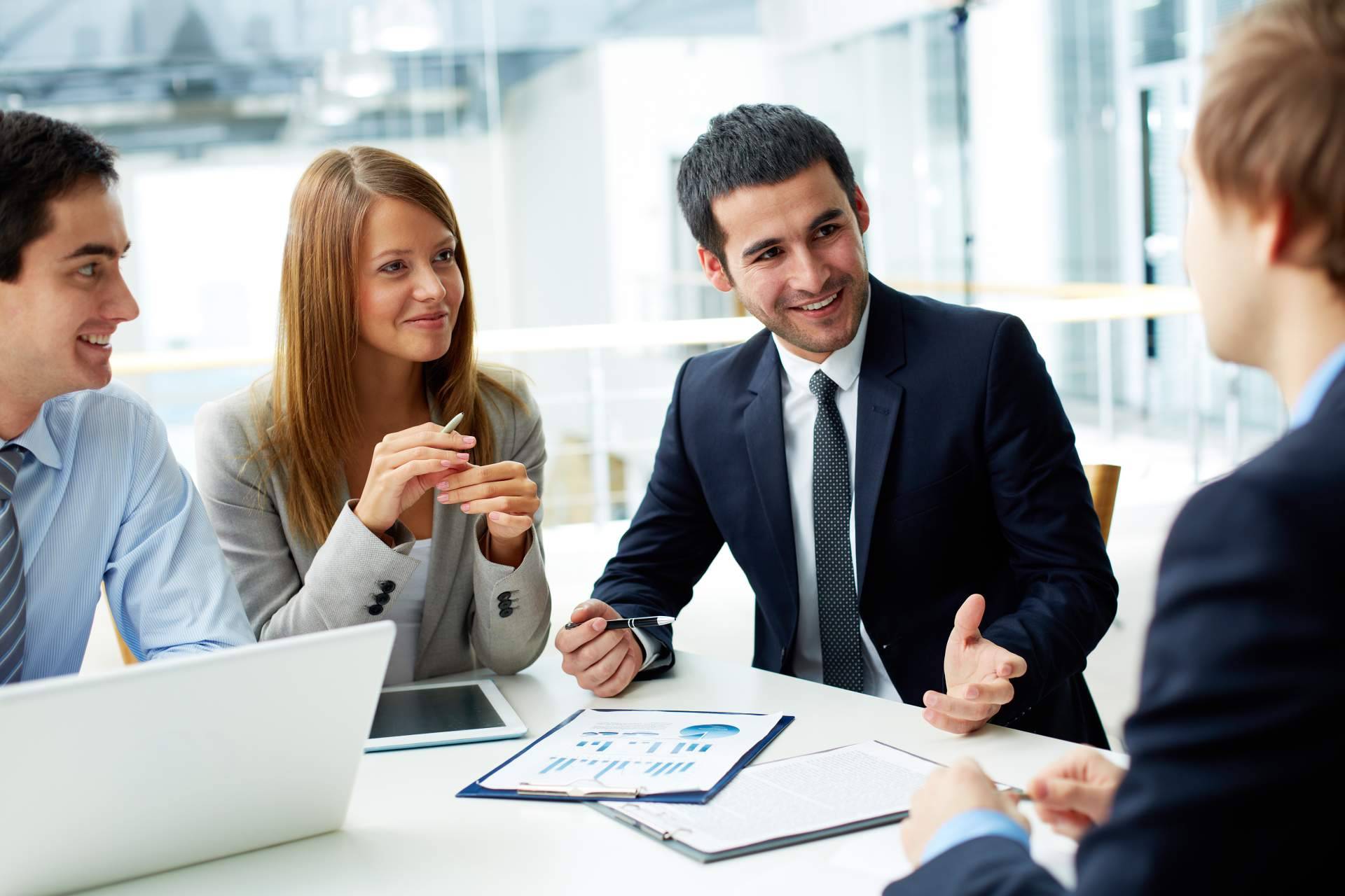 Hablar en una reunión en inglés y no morir en el intento