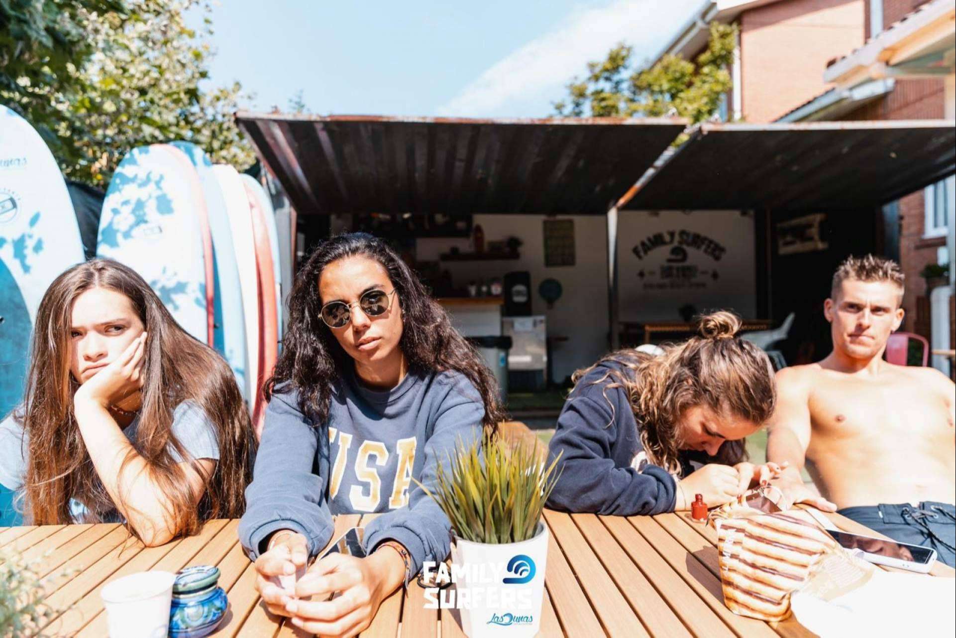 Un turismo de moda entre los jóvenes, Family Surfers - Surfcamp Las Dunas