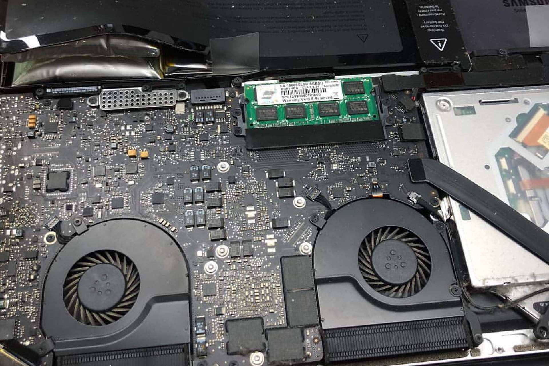 iRepairs dispone de expertos en la reparación de iMac y de otros dispositivos de la marca Apple en Barcelona