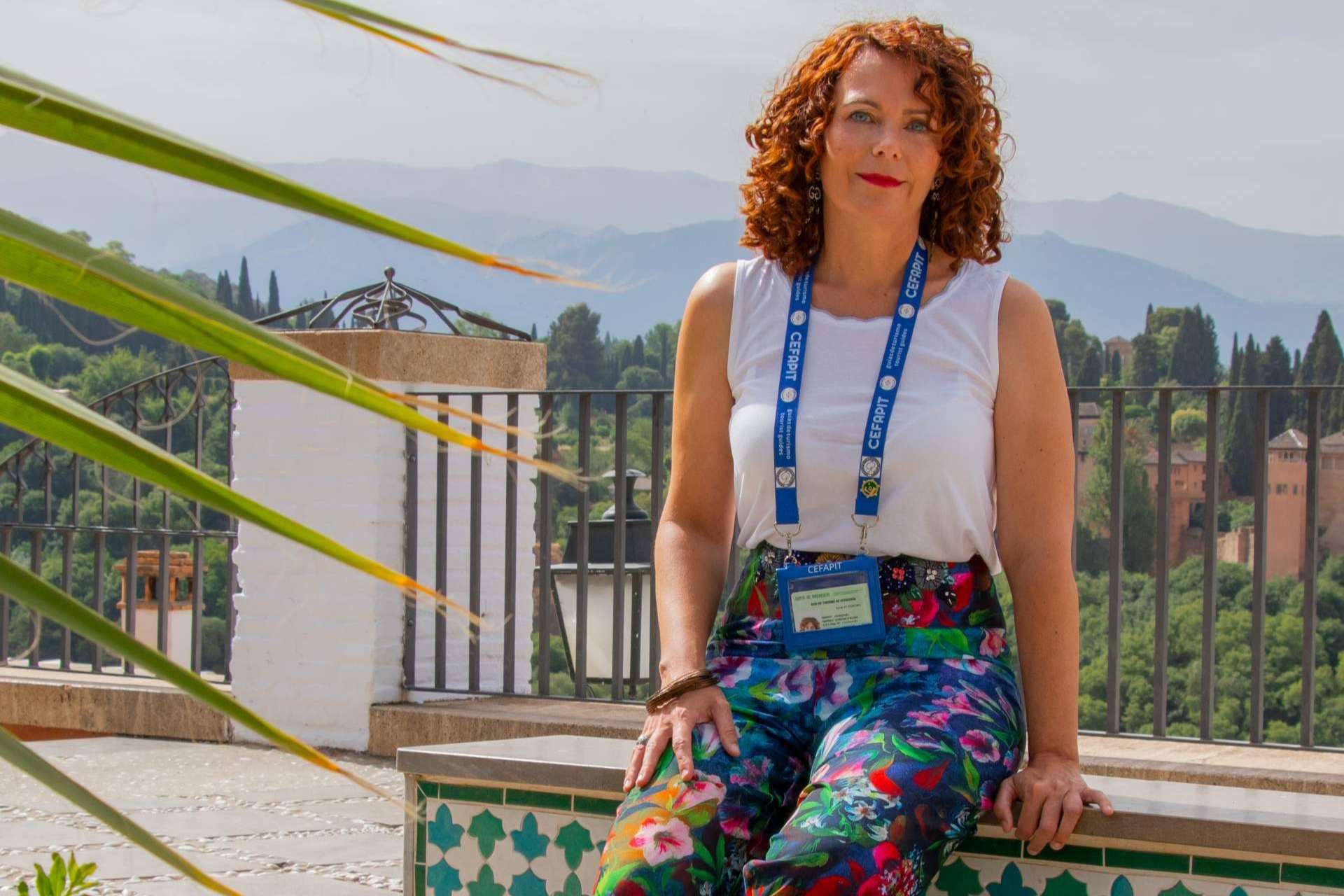 Arantxa Serrano ofrece visitas guiadas a la Alhambra, a través de una experiencia turística innovadora