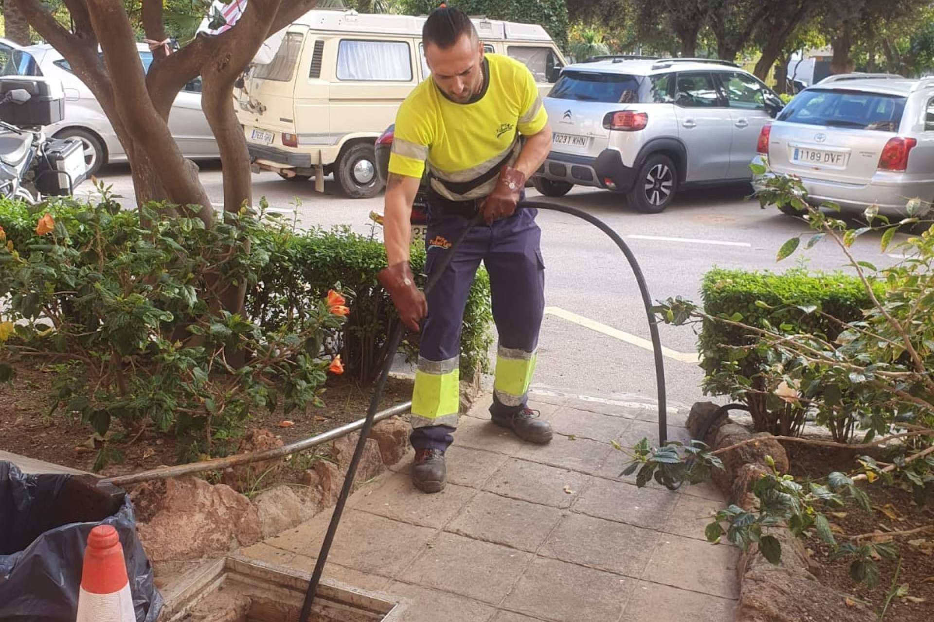 Rey Tuberías explica dónde obtener un servicio de desatoro 24h en Málaga