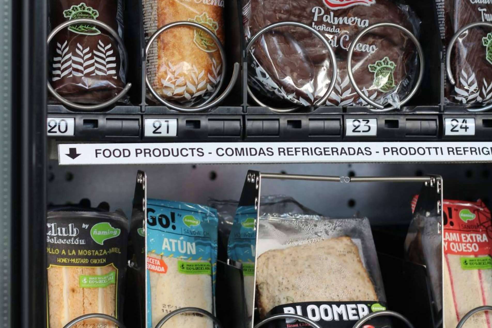 C&B Señor y sus máquinas expendedoras como servicio para clientes y usuarios