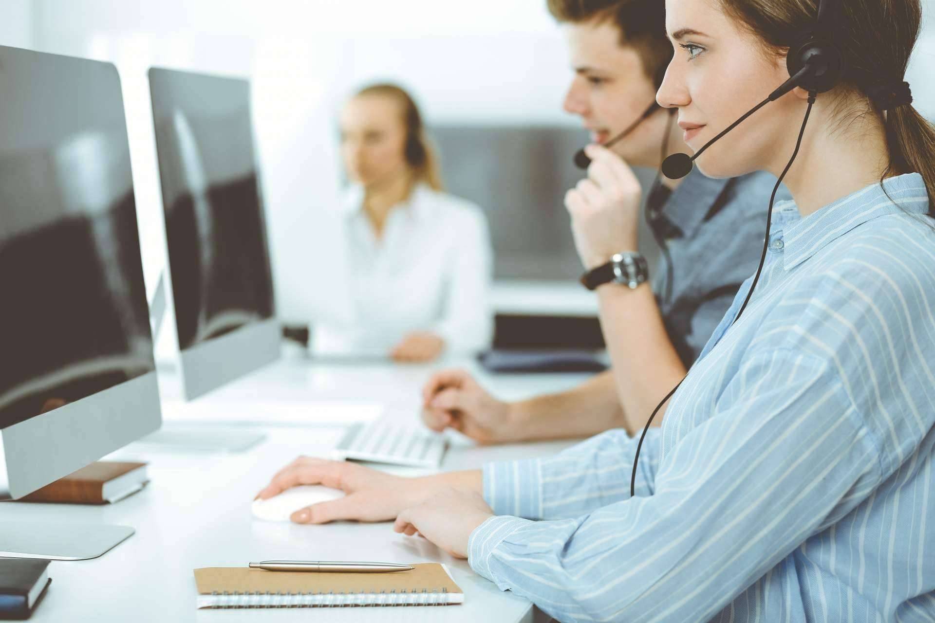 La creación de experiencias positivas de clientes en la comunicación con el contact center de TELLiT