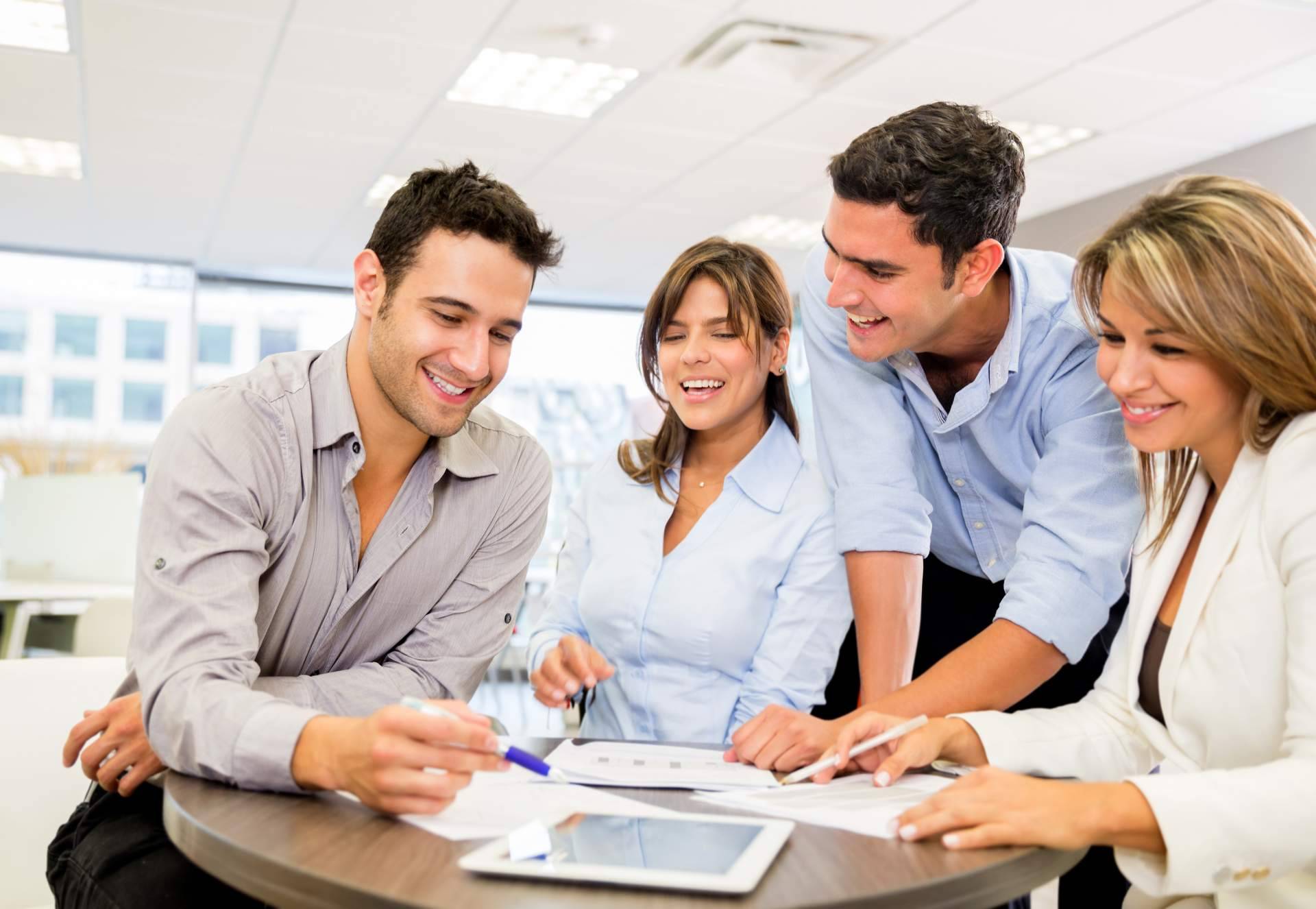 Es una gran decisión empresarial formar a los empleados con Excellent, In English