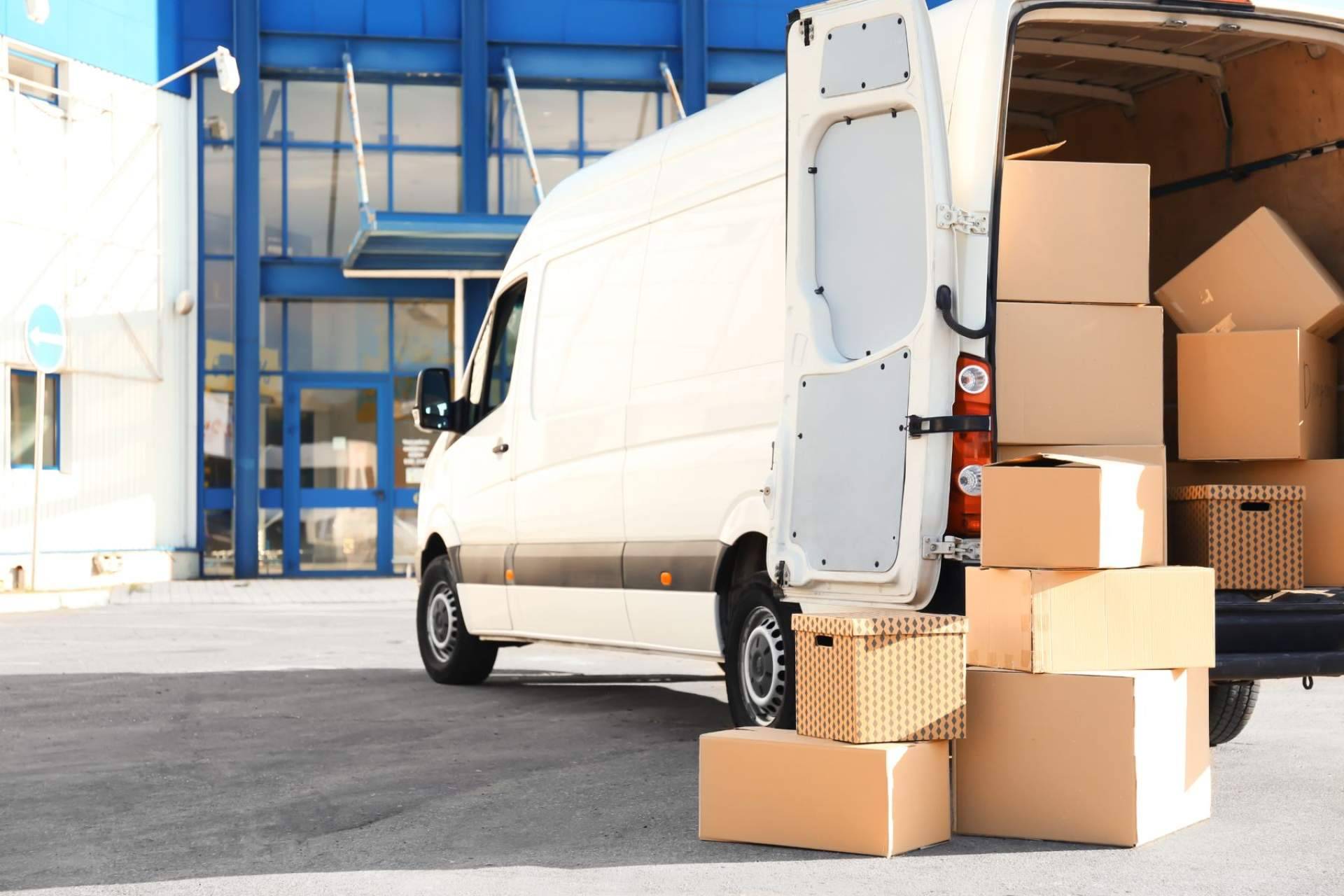 Guardamuebles, la solución de la empresa de mudanzas RJB Moving al problema de falta de espacio en casa