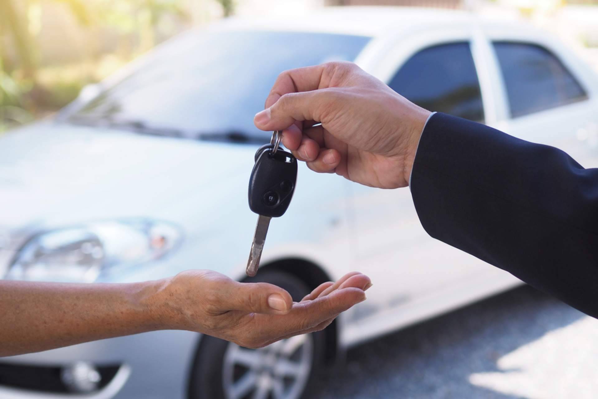 Contratar coches de renting a buen precio, con la compañía Prisma Renting