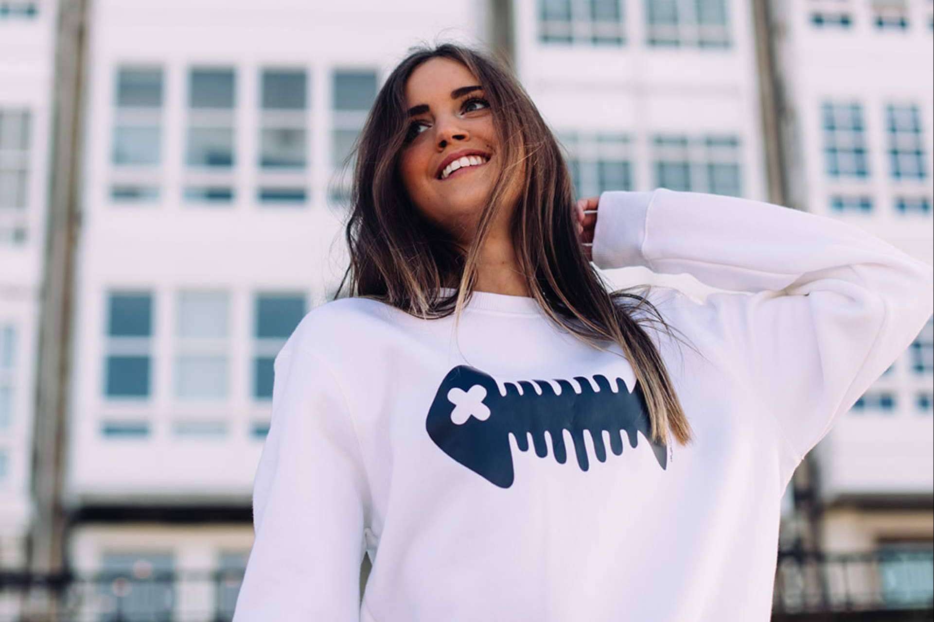 Maiwa presenta las camisetas y sudaderas que las chicas robarán a sus chicos