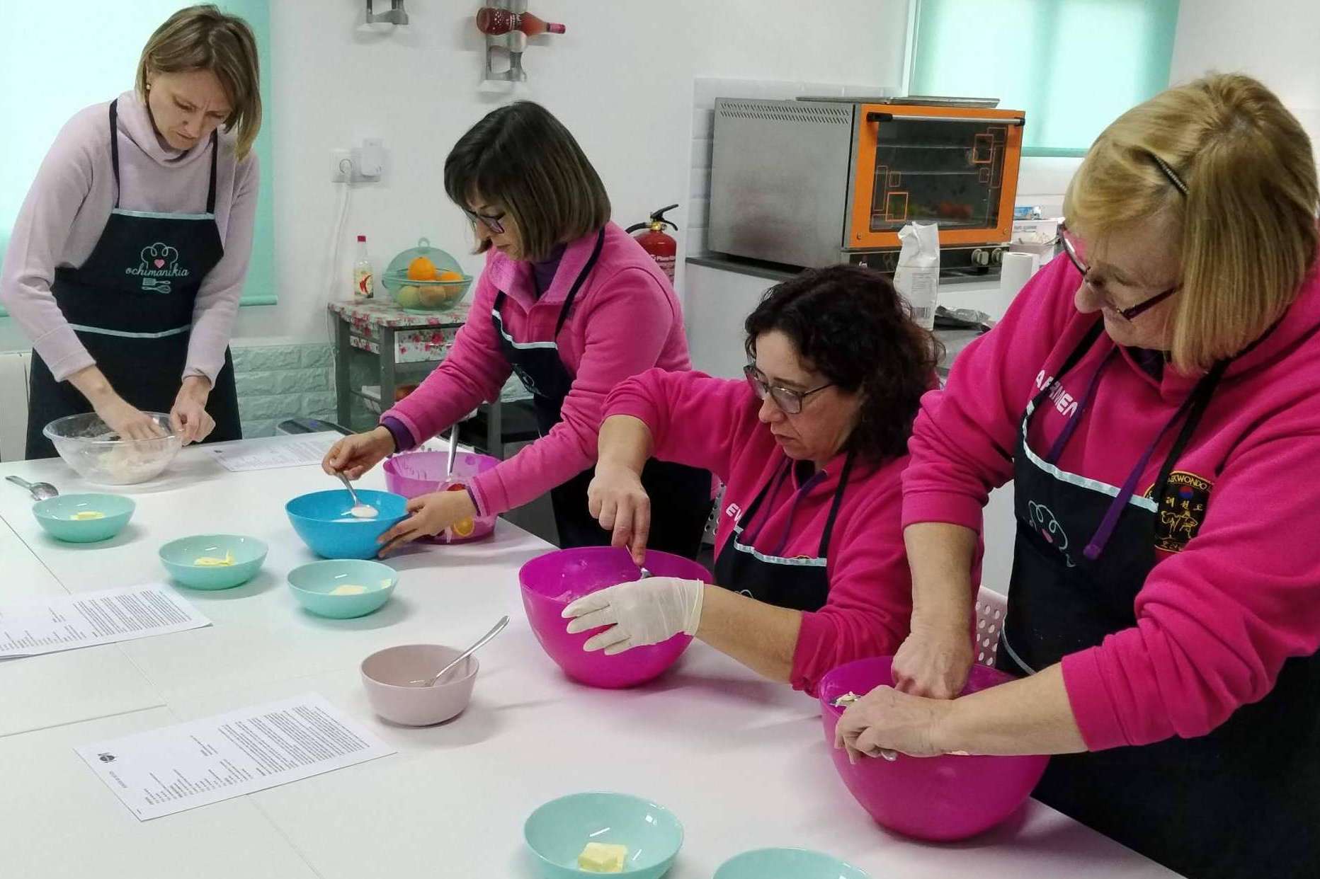 Escuela de cocina tradicional en Barcelona para niños y adultos, Ochimanikia