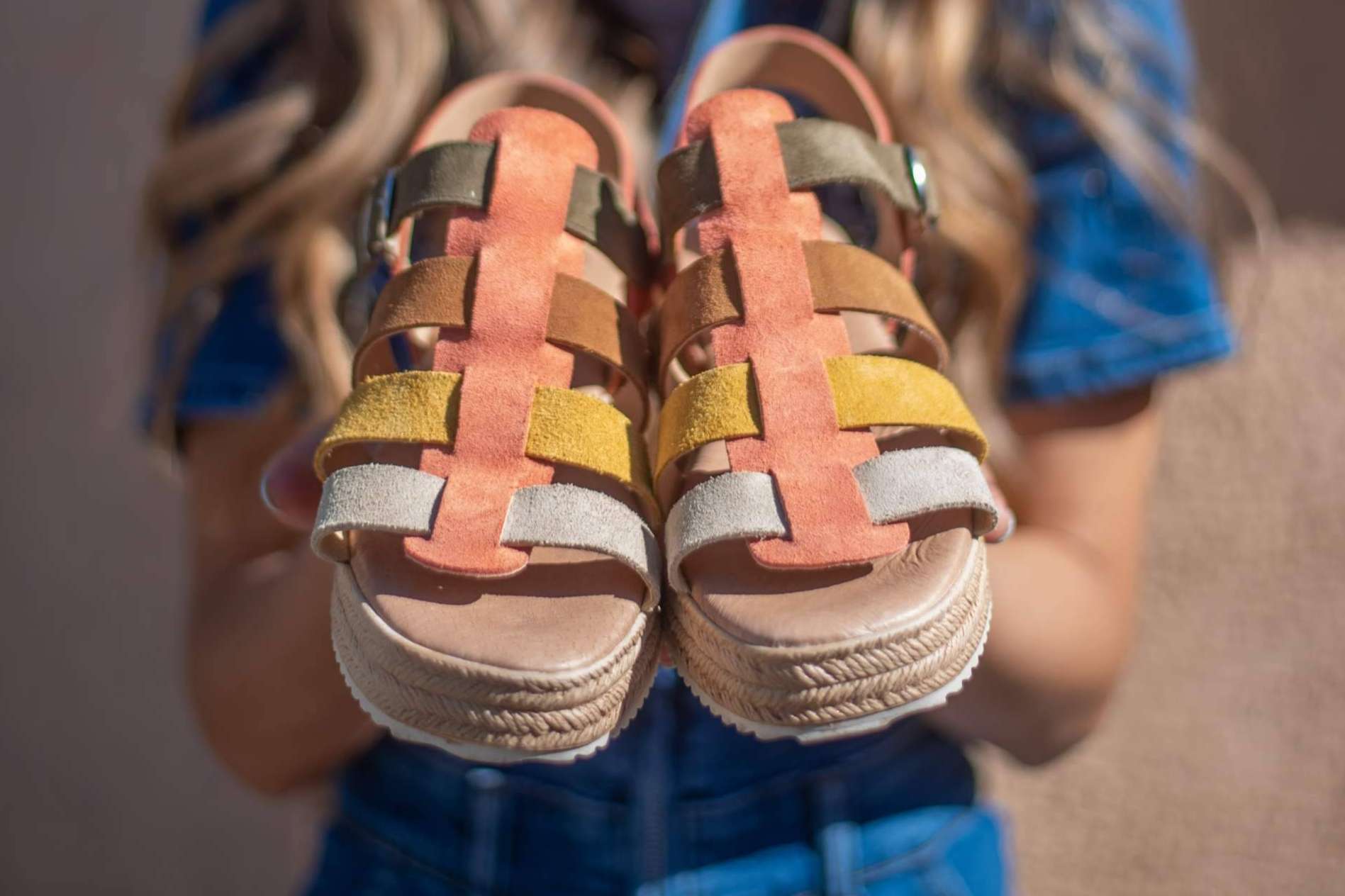 La marca PURAVIDA Shoes regala semillas con sus cómodas sandalias