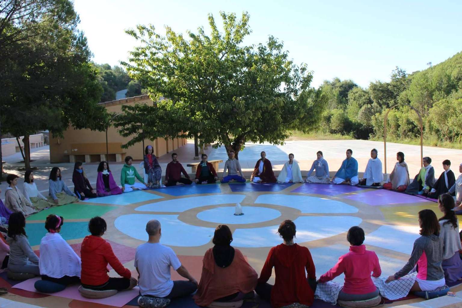 La Escuela Mahashakti  y sus retiros intensivos de yoga