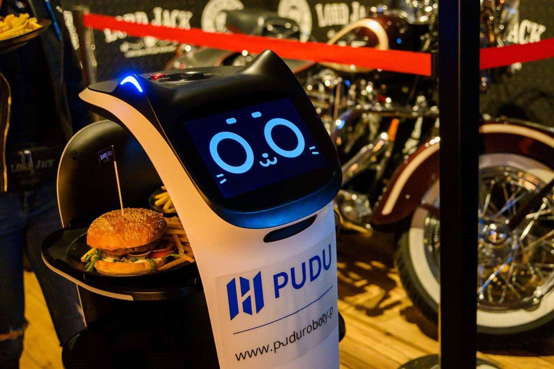 Robot camarero y ayudante, eficiencia y rentabilidad para restaurantes y otros negocios