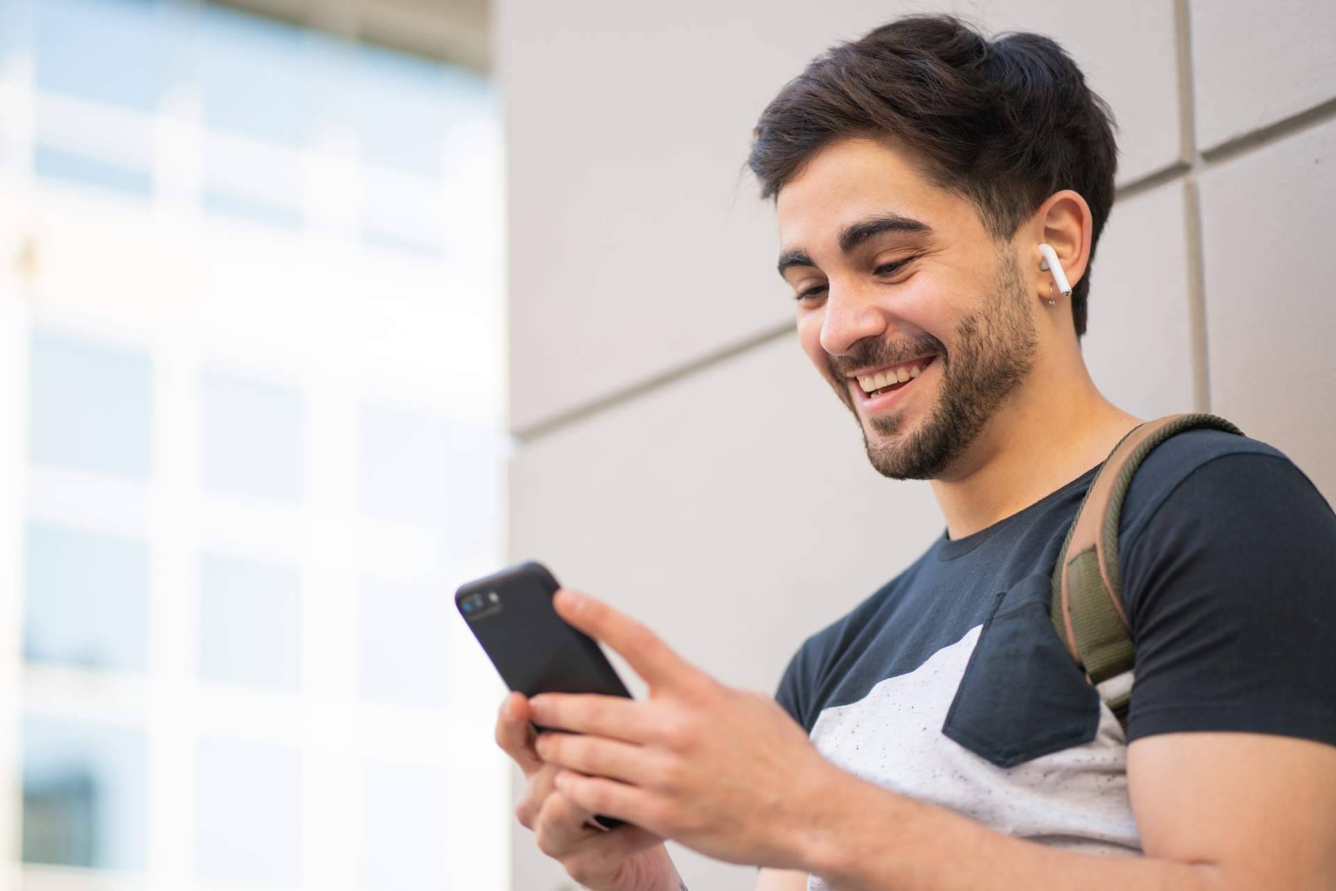 Ommnio, la app que revoluciona la comunicación interna y elimina el uso del teléfono personal en el trabajo