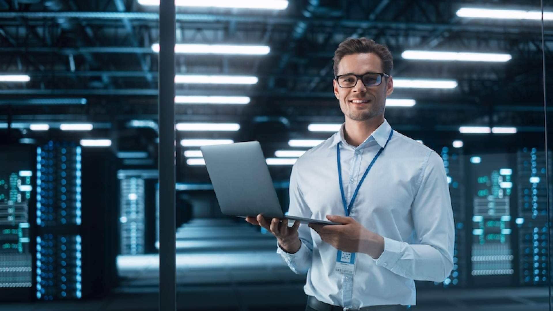 ¿Cómo se puede unificar y acelerar el desarrollo y las operaciones de TI?