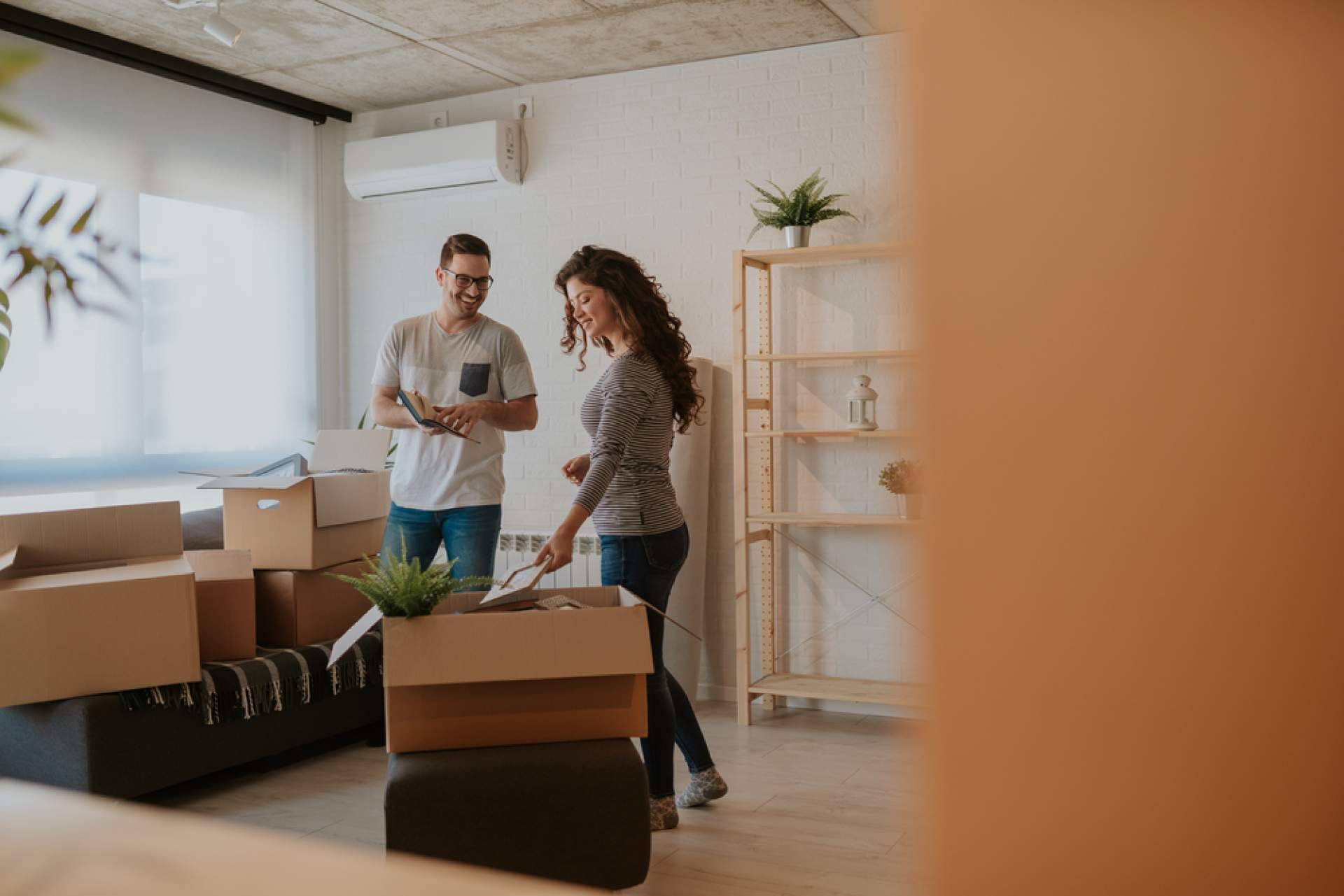 Mudanzas seguras con el embalaje de mobiliario de Redmoving