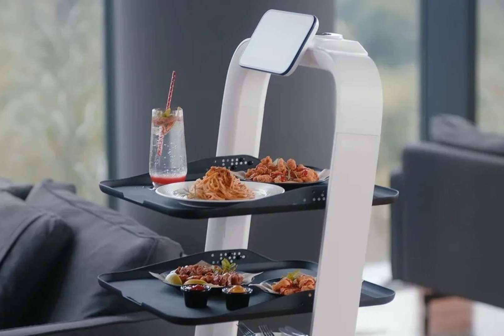 PuduBot 2, el nuevo robot de reparto para diferentes sectores, con Telsystem