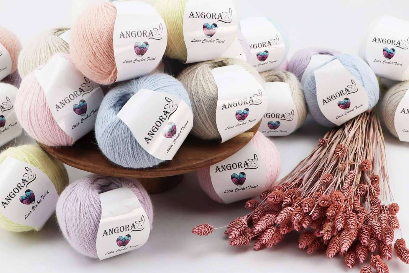 Lidia Crochet Tricot ofrece ropa para invierno y accesorios cálidos