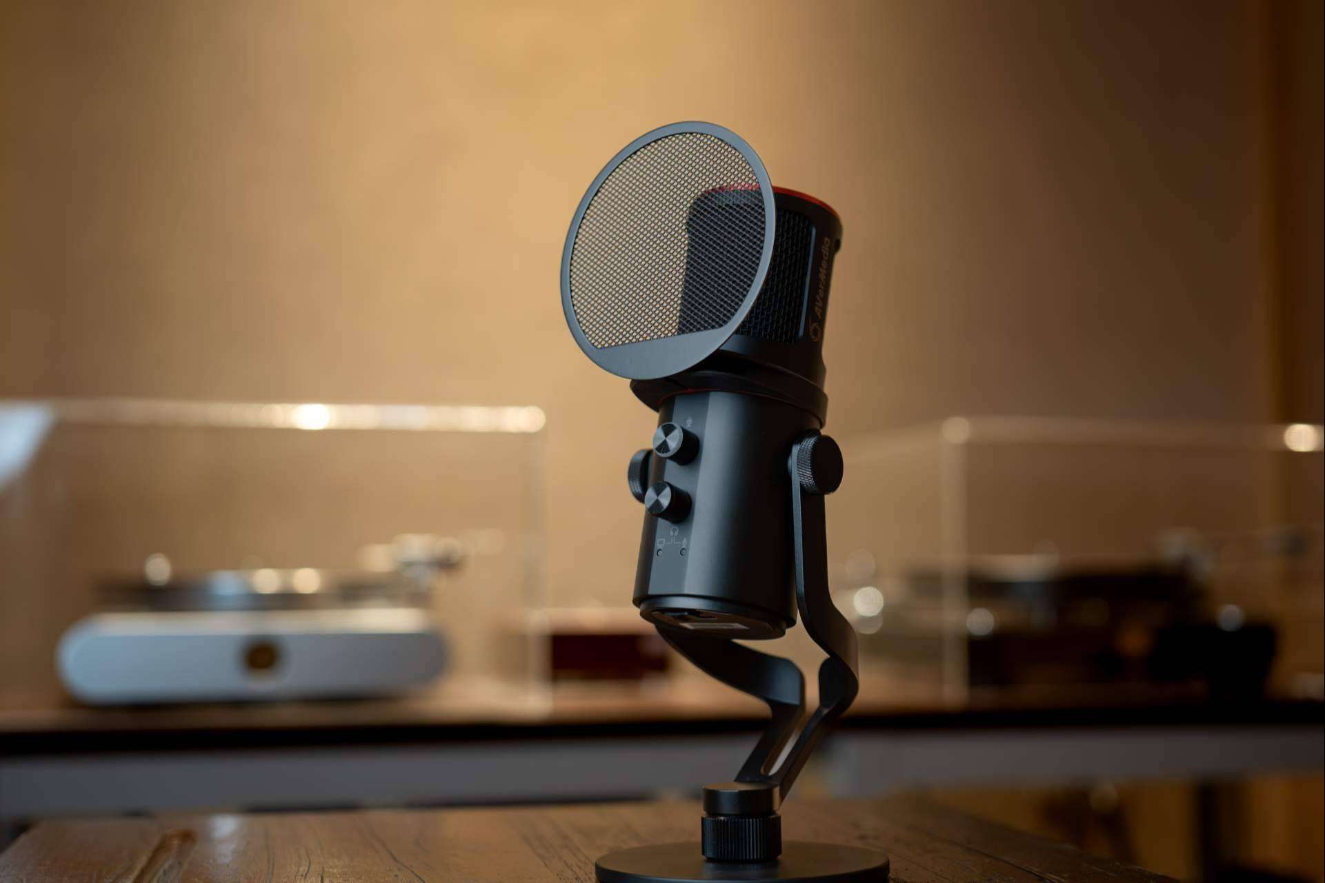 Lanzamiento del nuevo micrófono AVerMedia Live Streamer MIC 350