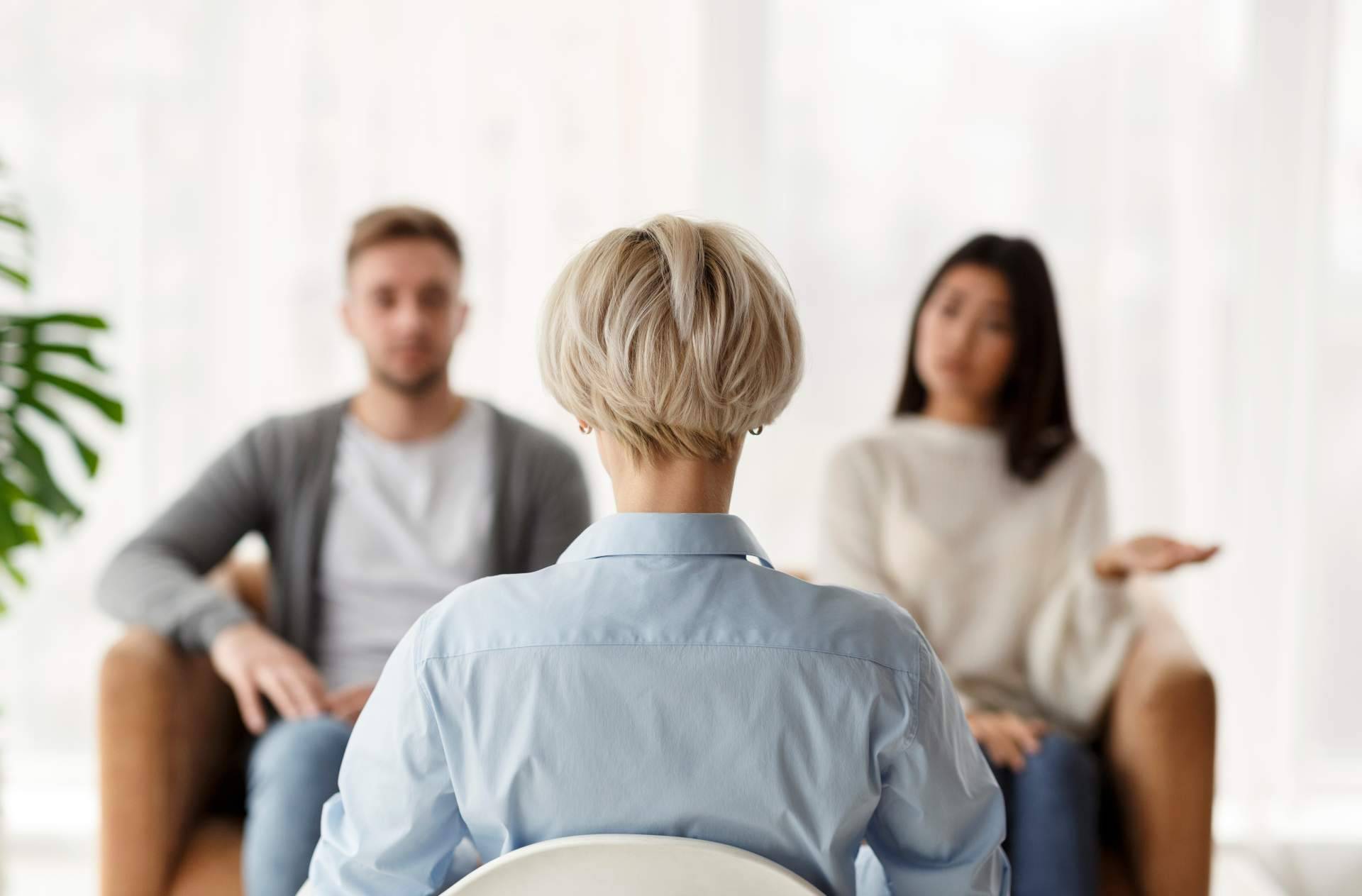 Los efectos negativos de la emigración en la pareja, de la mano de Salud Mental Online