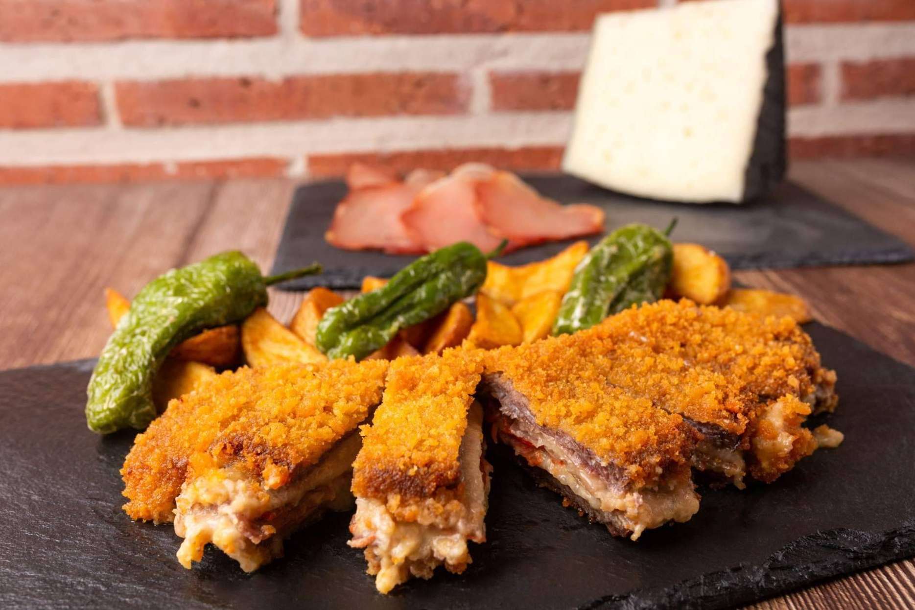 El proveedor de cachopos asturianos Kachopo King elabora estos productos artesanalmente uno a uno en Gijón