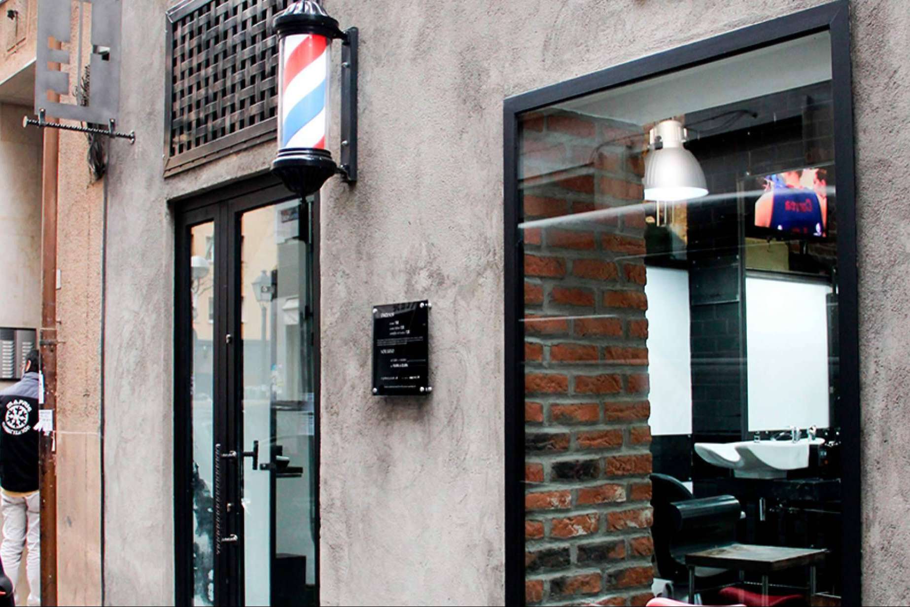 Una alternativa ideal de peluquería de hombre en Madrid es Roberto Carrillo