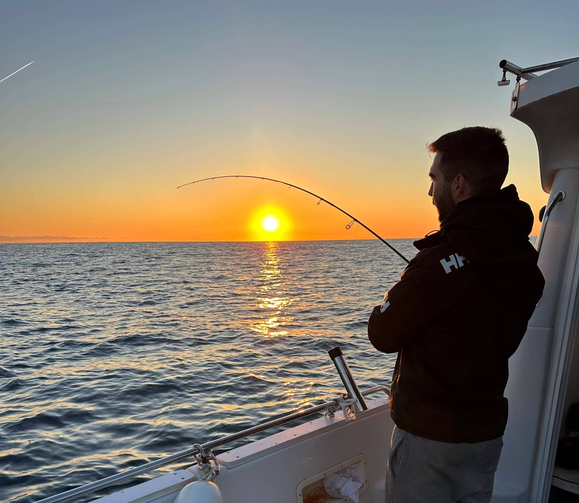 Vivir una experiencia única pescando atún rojo en Denia, con Charter Pescamar