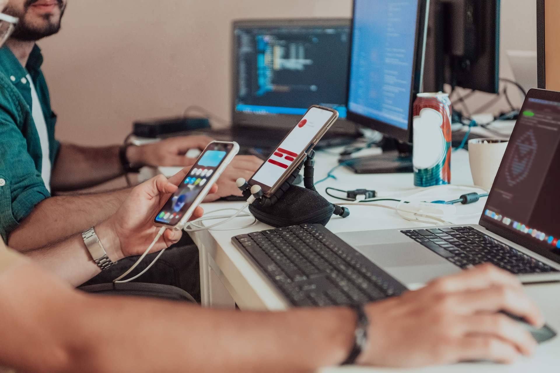 For Easy Work realiza desarrollos de aplicaciones móviles específicas de seguridad y salud