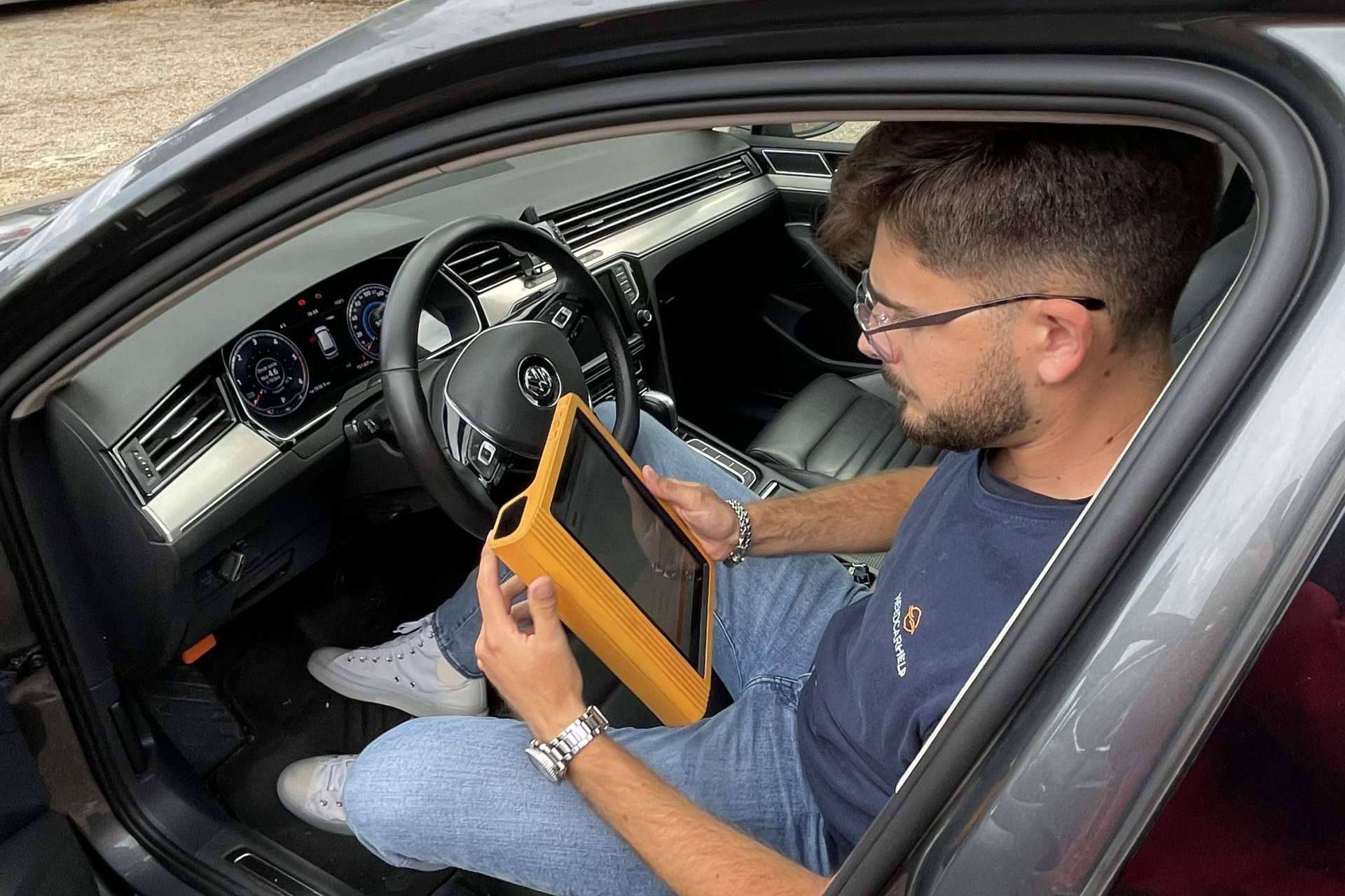 Revisión de coches de segunda mano en Alemania y asistencia para trámites de importación, con la empresa NeedCarHelp