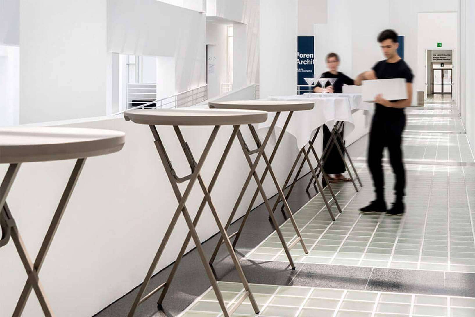 Real Hostelería ofrece mobiliario para eventos a medida