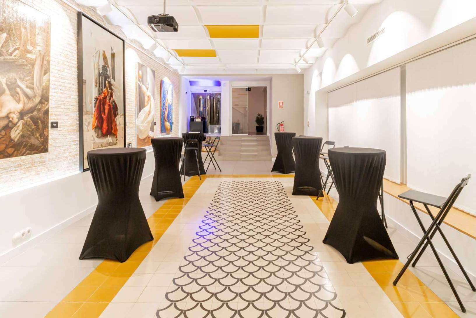 ¿Dónde encontrar una sala ideal para conferencias y ruedas de prensa en el corazón de Madrid?