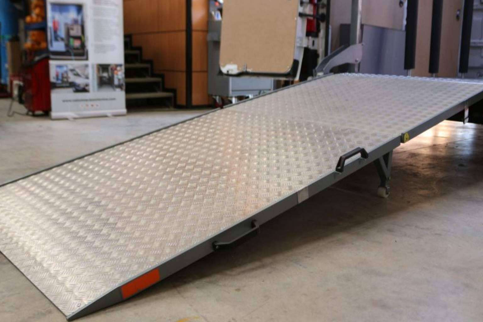 Valsat, compañía especializada en equipamientos a medida de furgonetas y vehículos