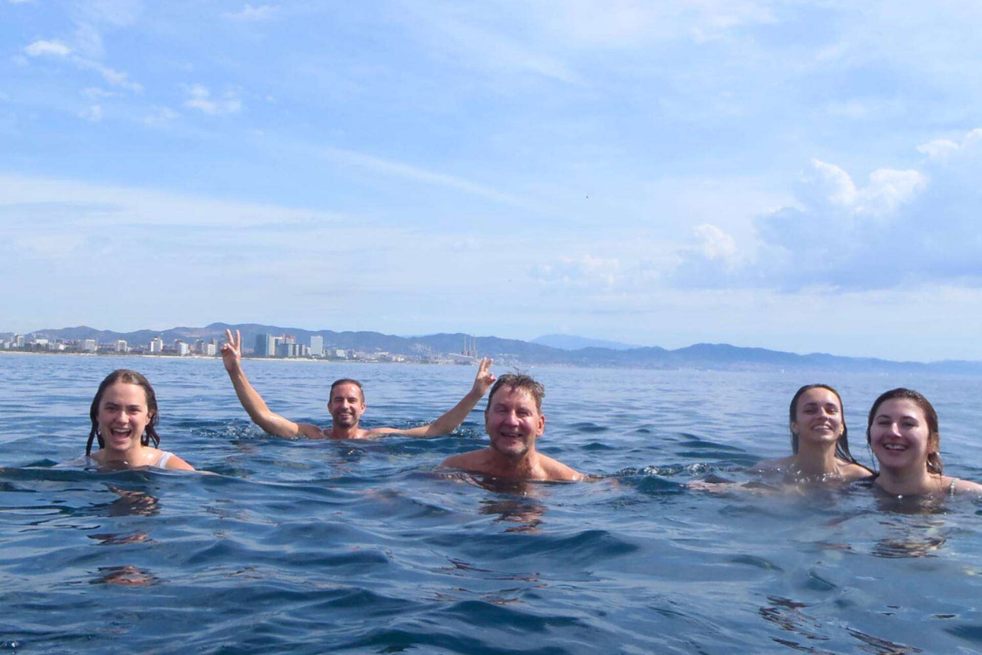 Practicar idiomas a bordo de un velero en verano