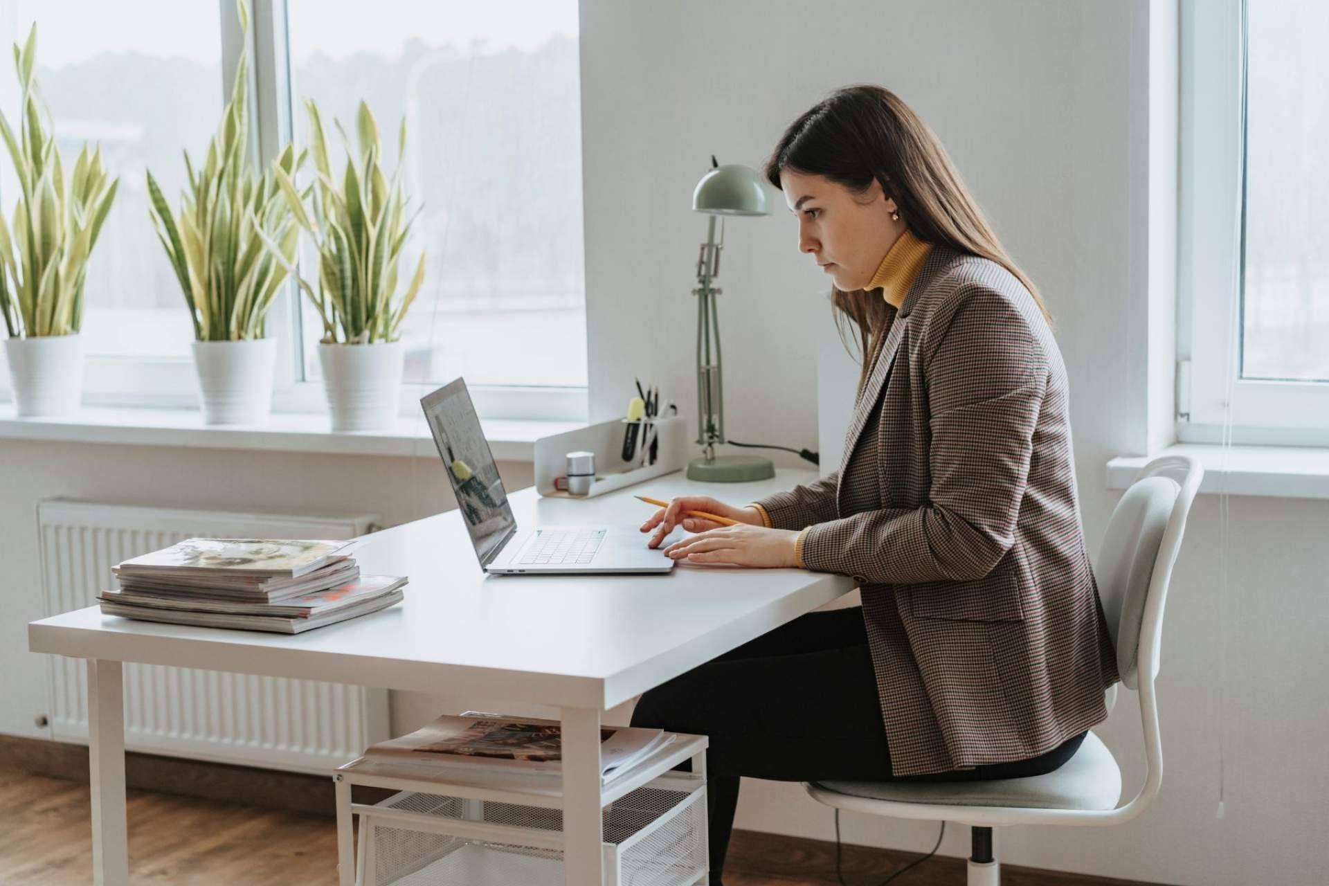 ¿Cómo funciona el administrativo online de Mi Asistente Virtual?