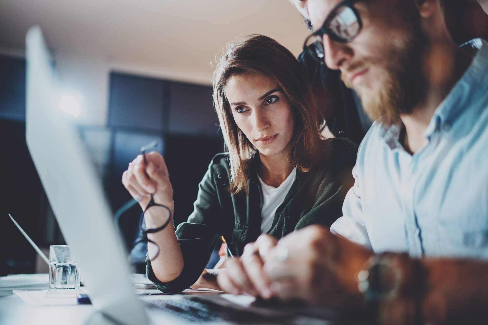 Másteres en gestión de proyectos e inteligencia artificial empresarial con ENEB