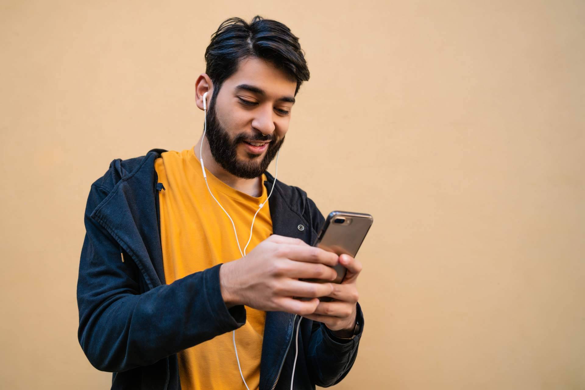 Conexión a internet móvil, beneficios e inconvenientes en la era actual
