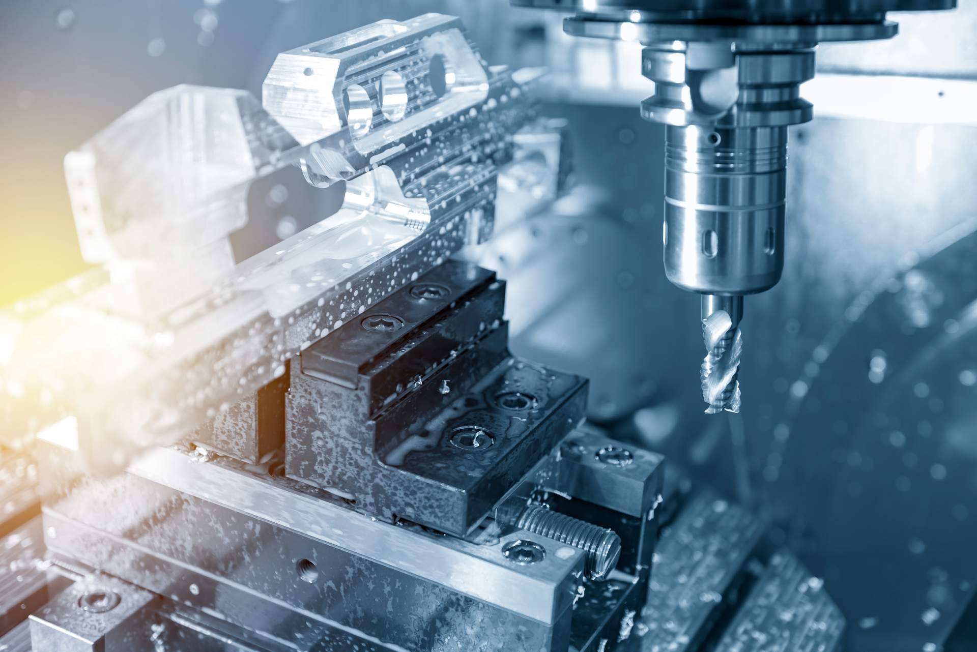 Decoletaje y mecanizado CNC; cómo Grumeber lidera en soluciones industriales