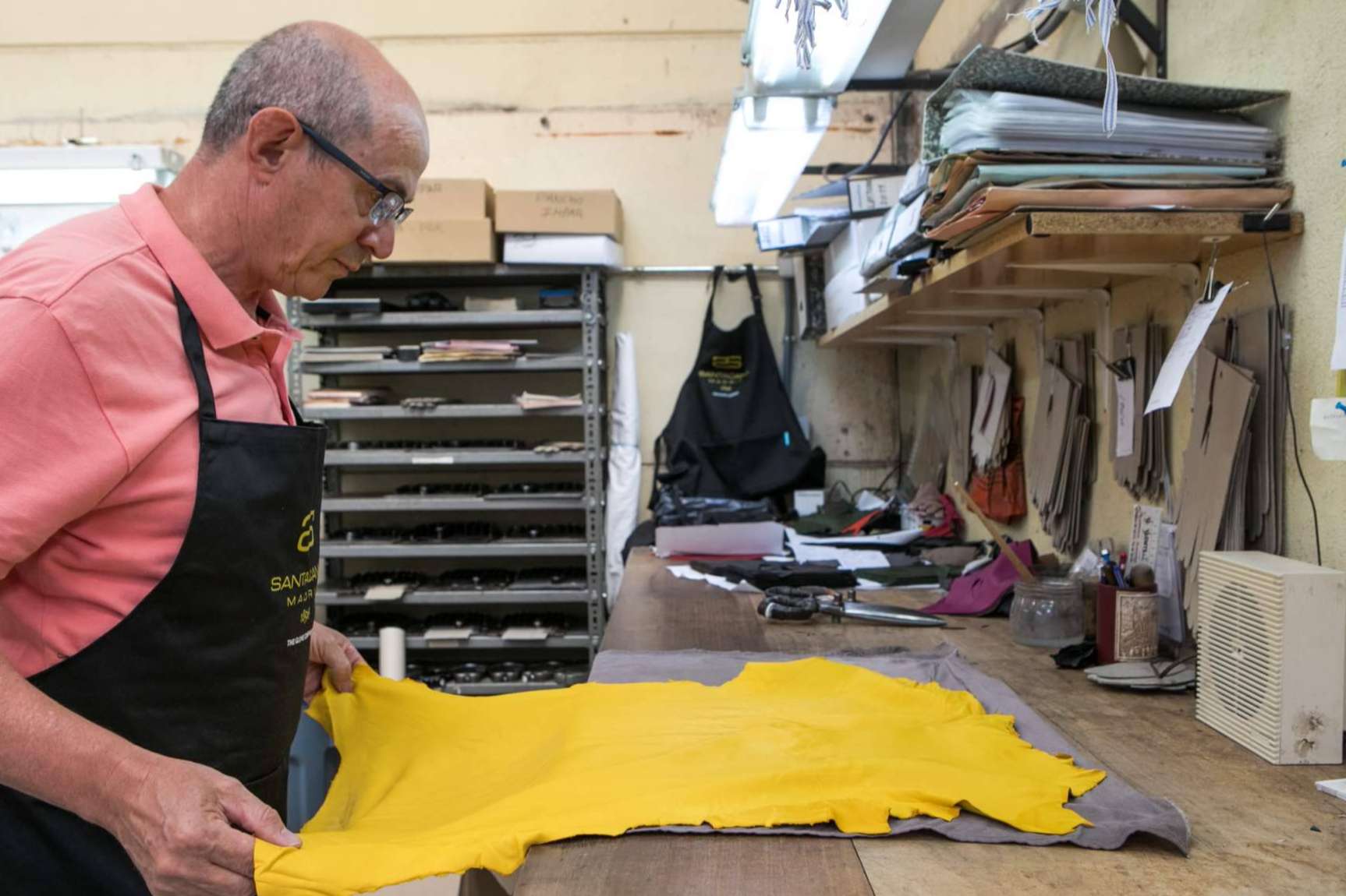 Santacana combina tradición y moda en su colección de guantes de piel para el invierno