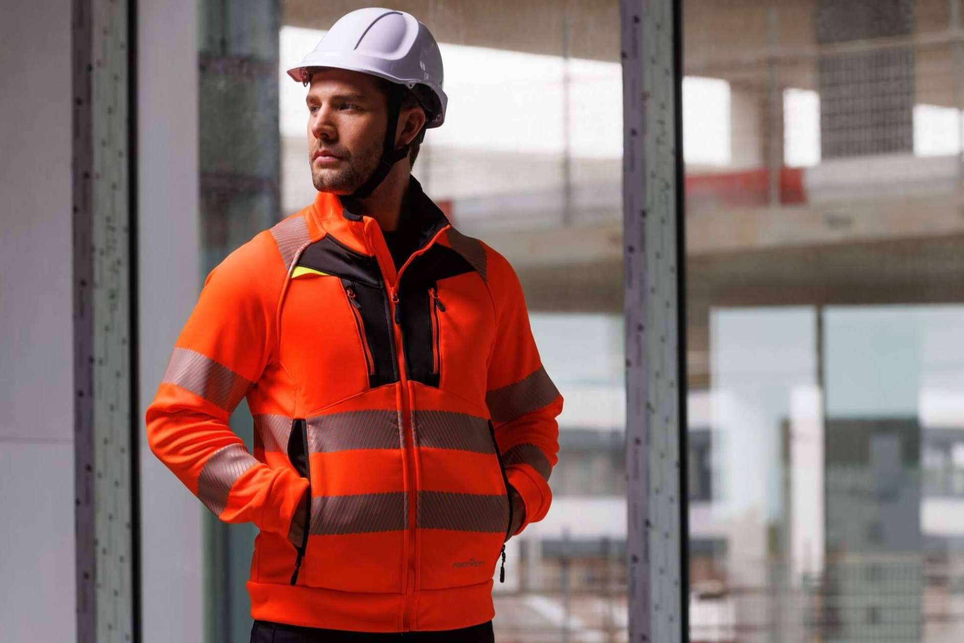 Uniforma, especialistas en ropa reflectante de alta calidad certificada bajo EN ISO 20471