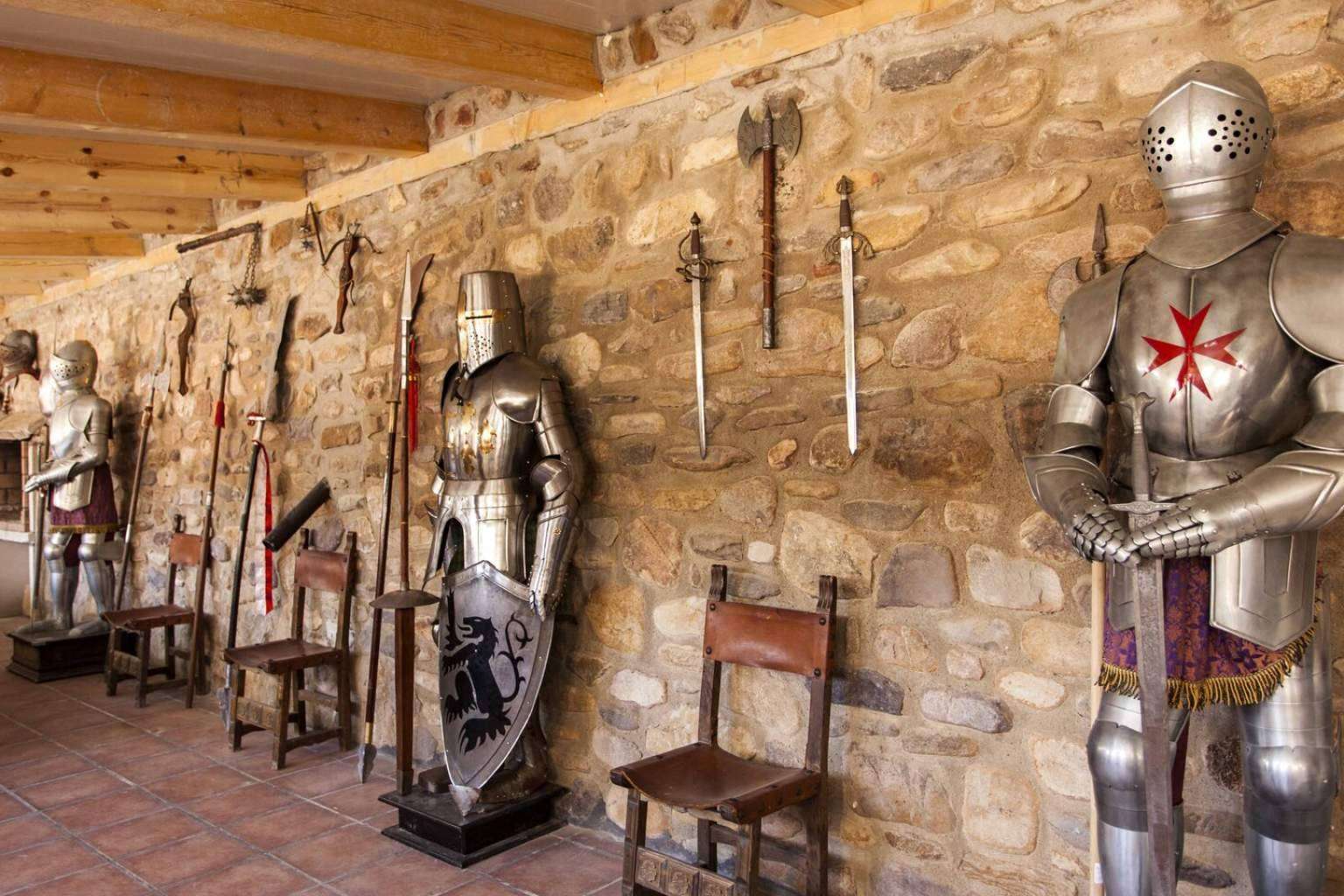 Explorando el Castillo de Añón; entrevista sobre su transformación y legado histórico