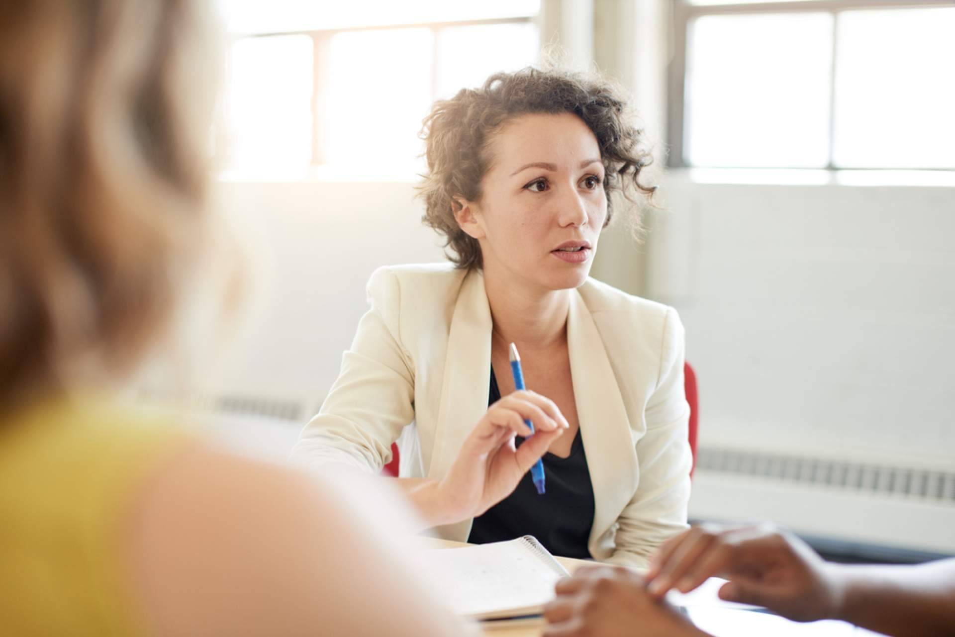 Cómo elegir entre headhunting y selección tradicional según las necesidades de la empresa