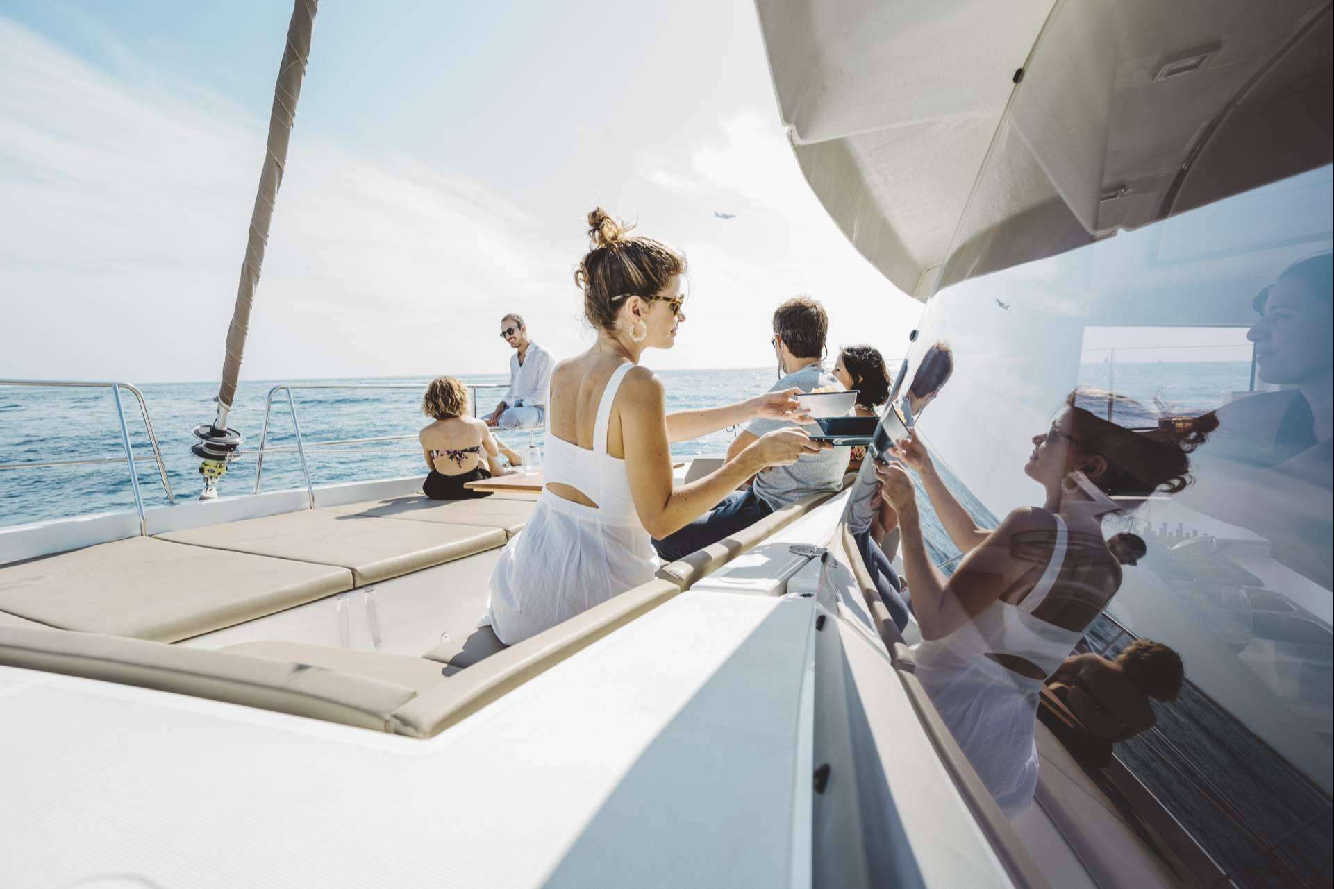 Experiencias en barco en Barcelona, Sondevela destaca desde la Marina Port Vell con servicio premium